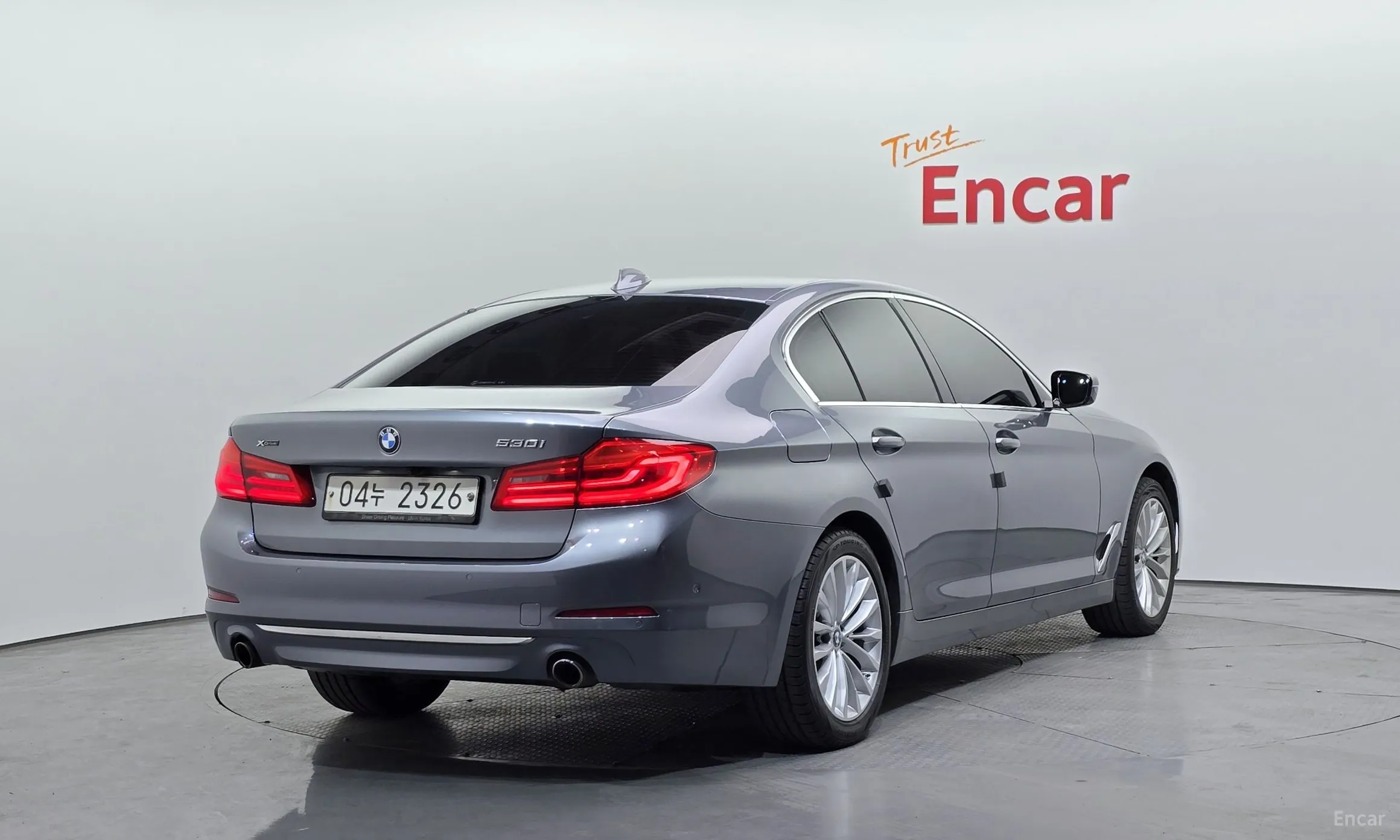 BMW 5 Series (G30) превью 2