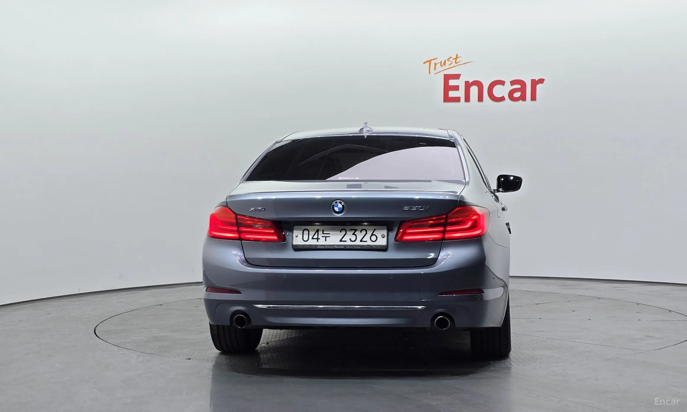 BMW 5 Series (G30) превью 4