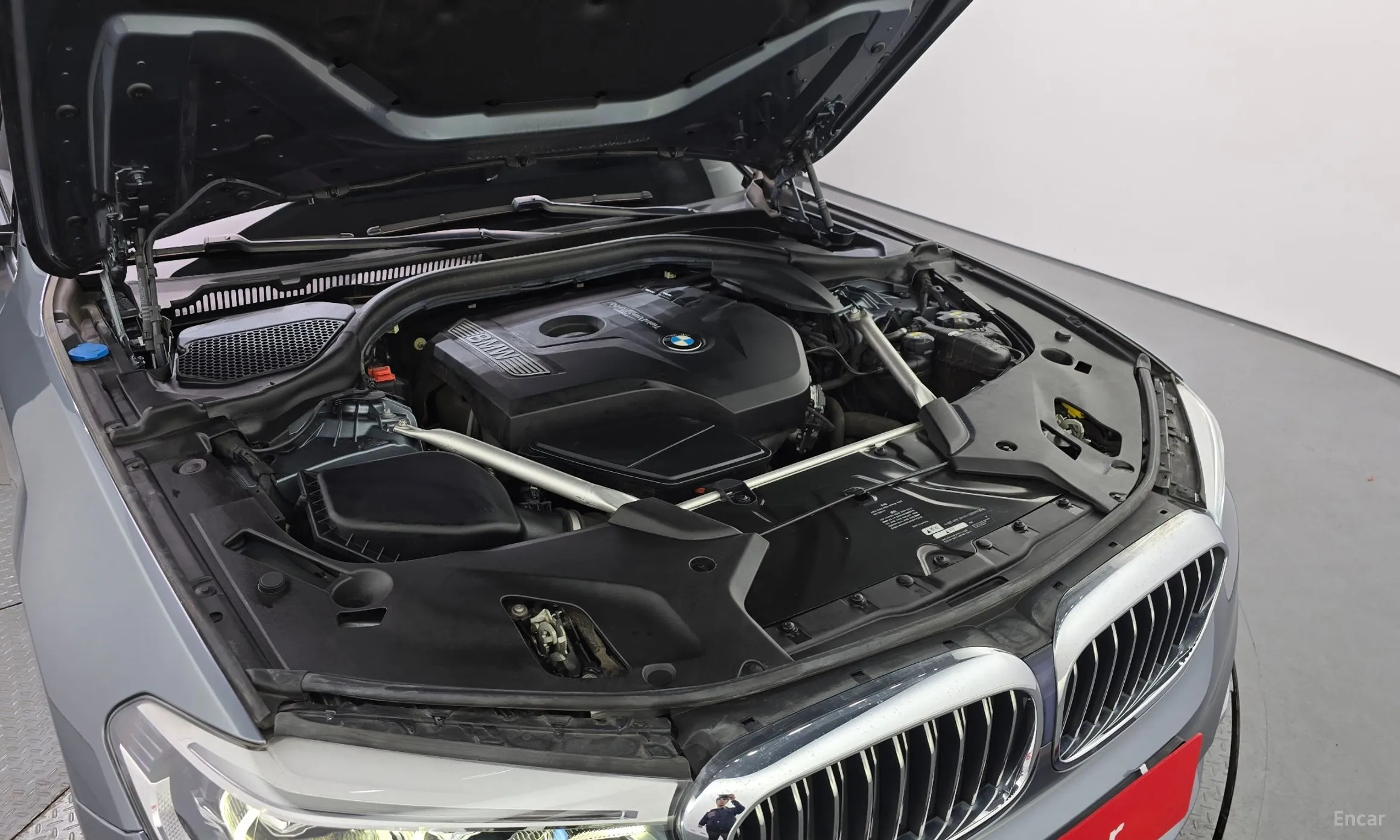 BMW 5 Series (G30) превью 6
