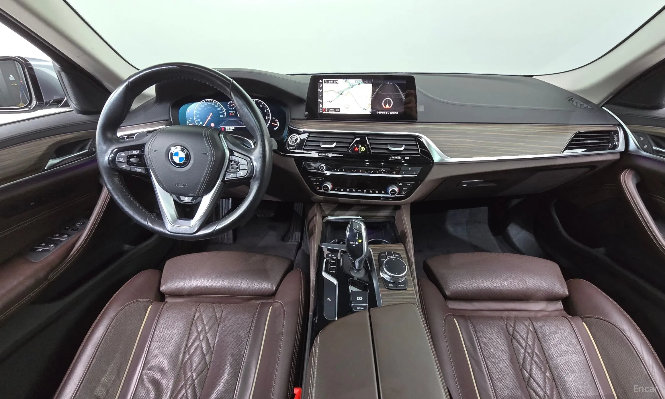 BMW 5 Series (G30) превью 7