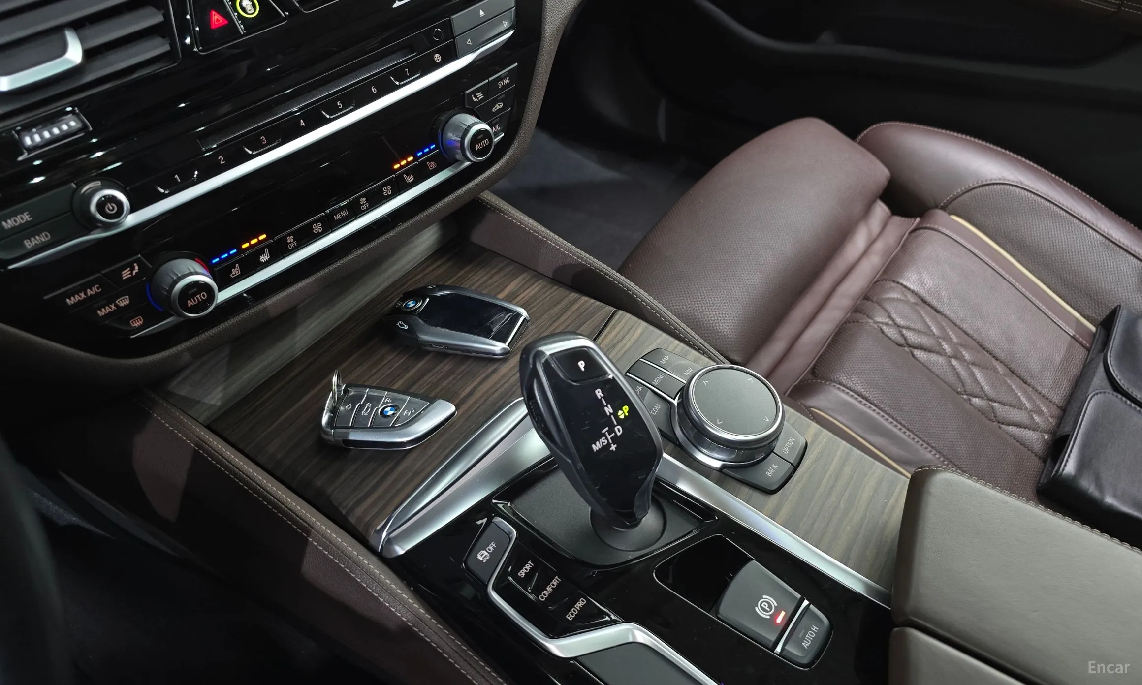 BMW 5 Series (G30) превью 9