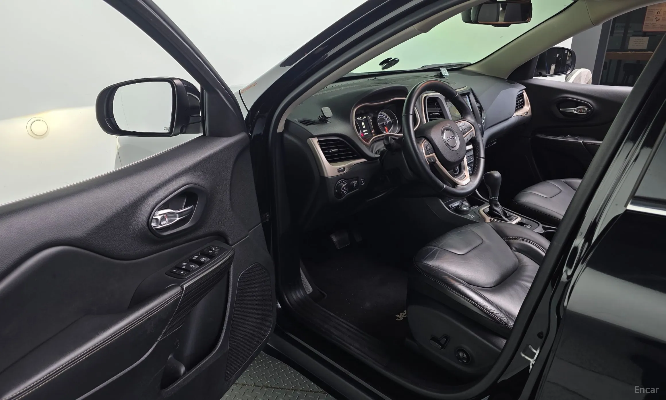 Jeep Cherokee (KL) превью 11