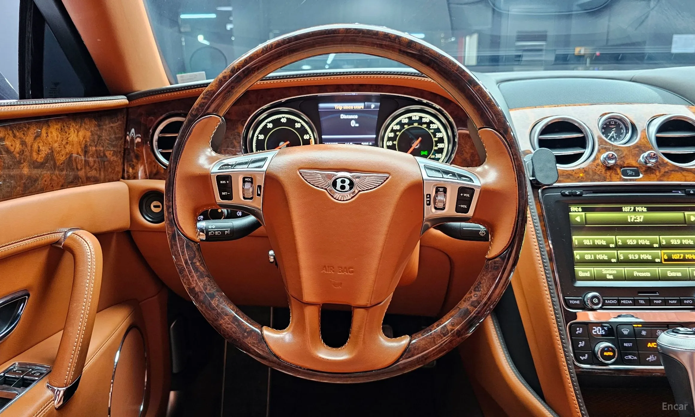Bentley Flying Spur 2nd Generation превью 13