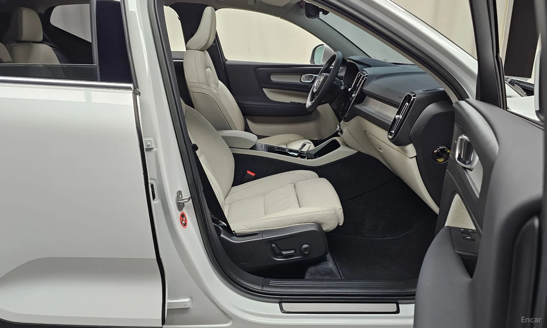 Volvo XC40 превью 11