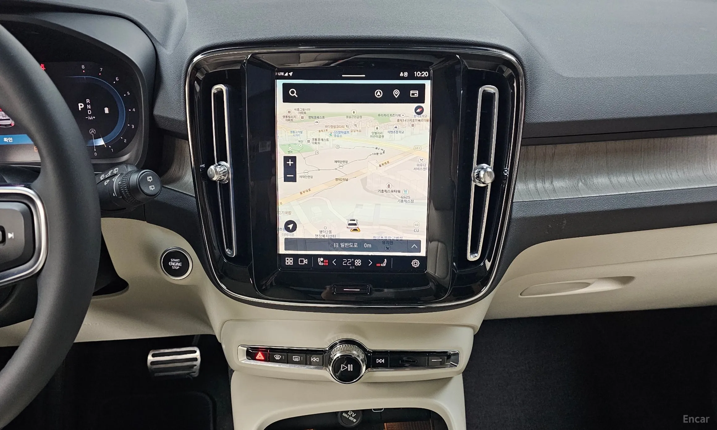 Volvo XC40 превью 14