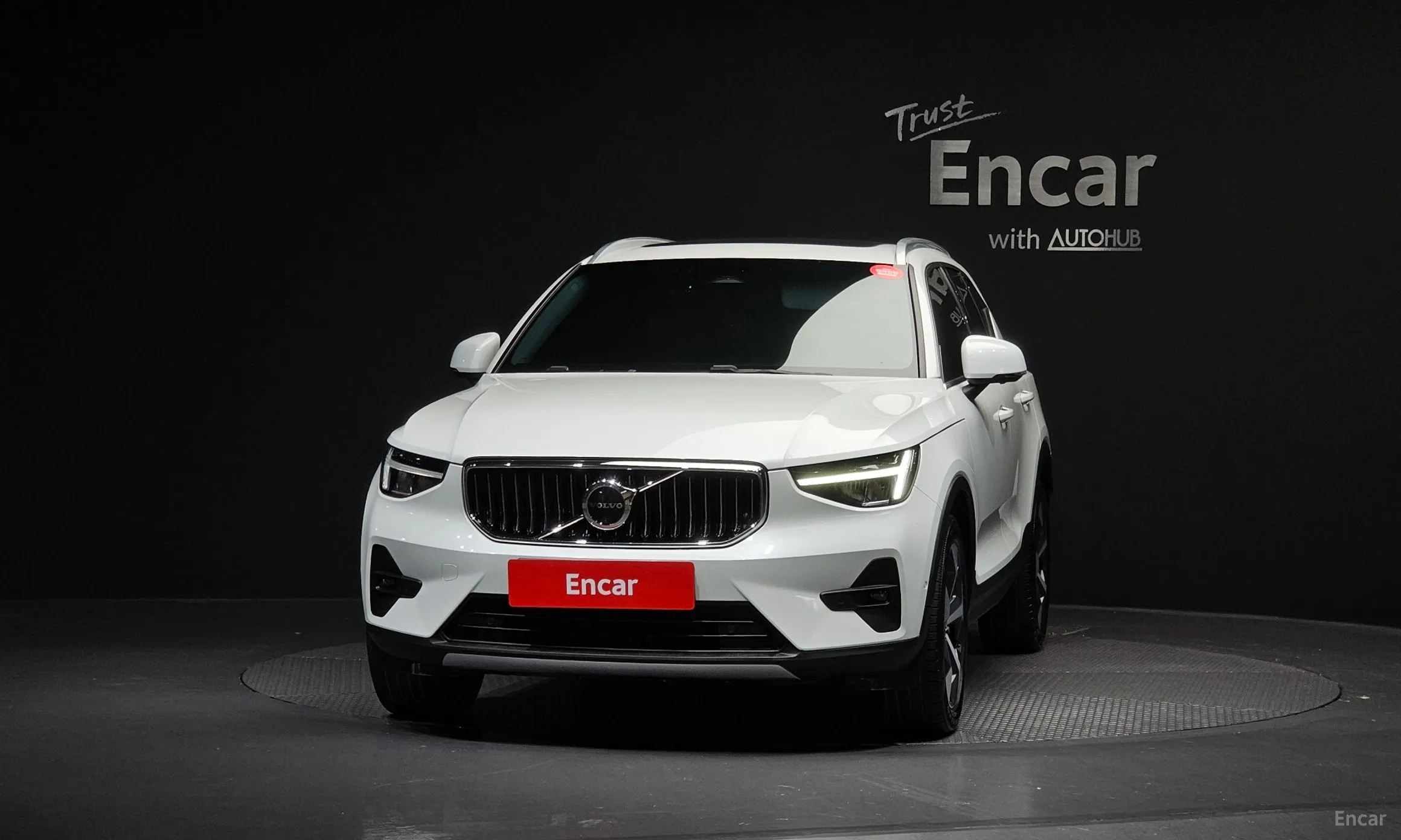 Volvo XC40 превью 3