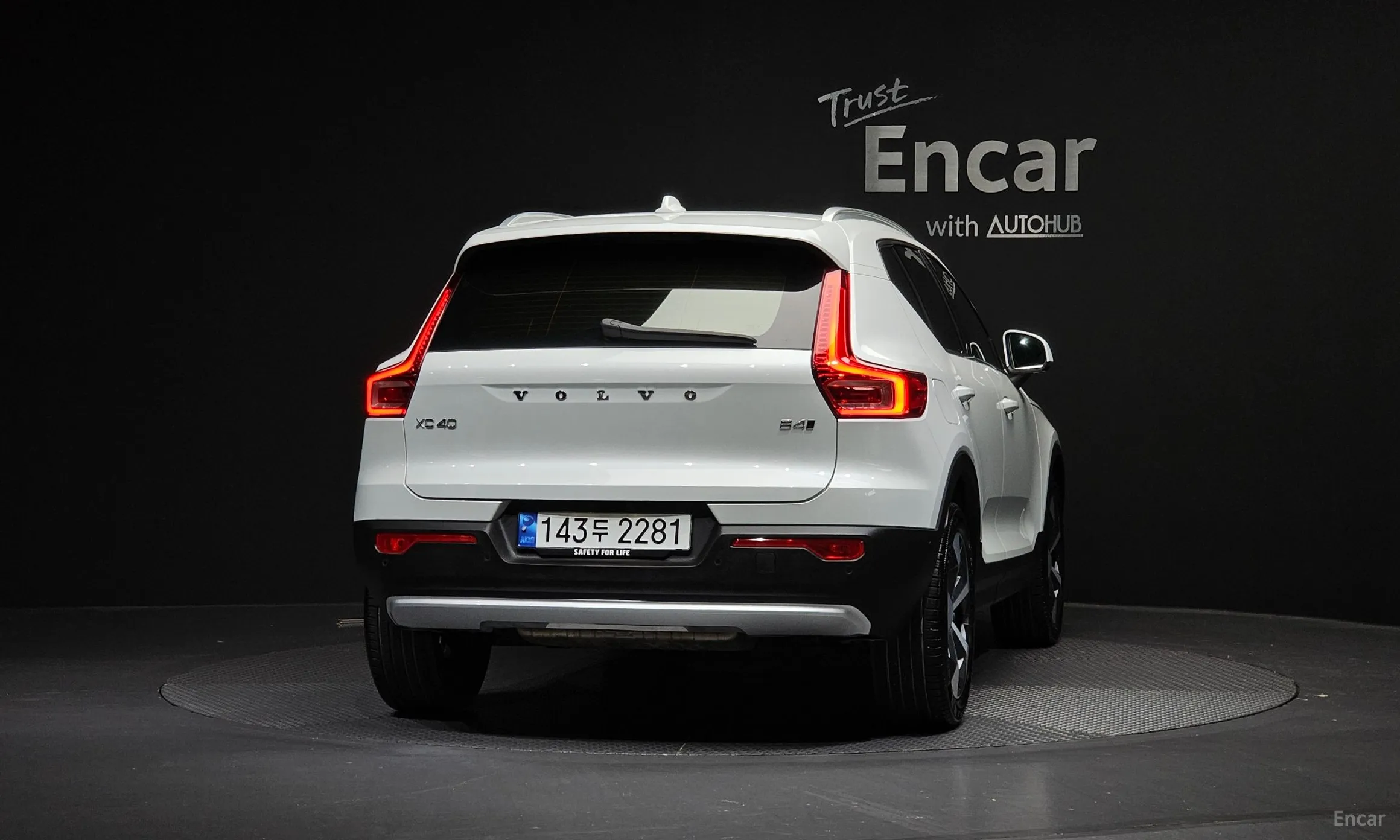 Volvo XC40 превью 4