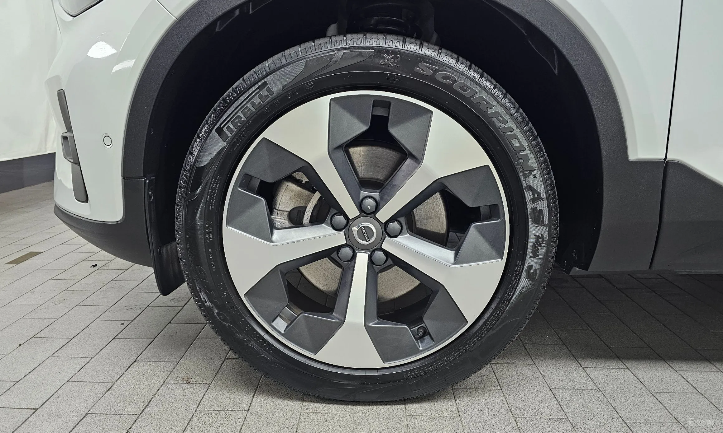 Volvo XC40 превью 5