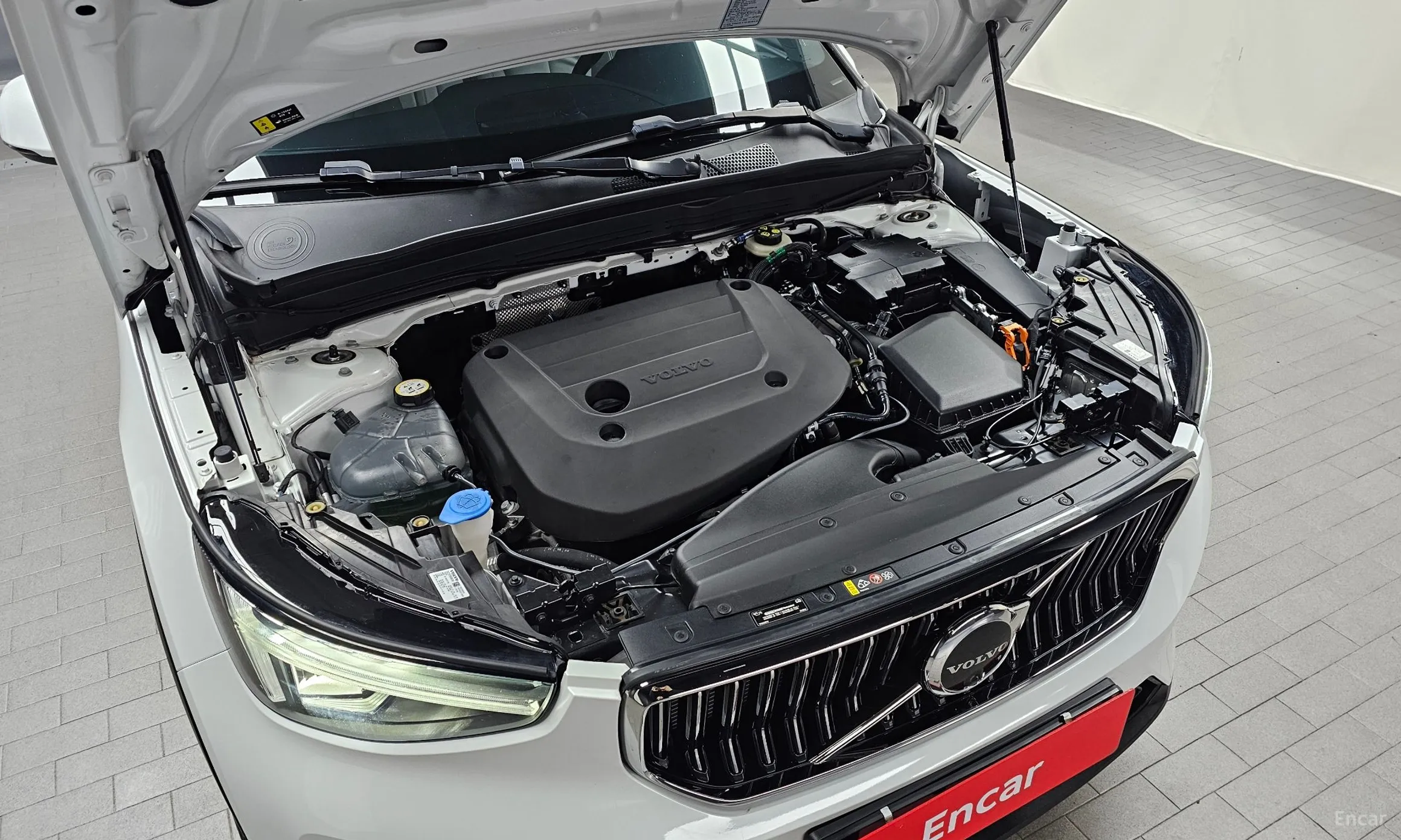 Volvo XC40 превью 6