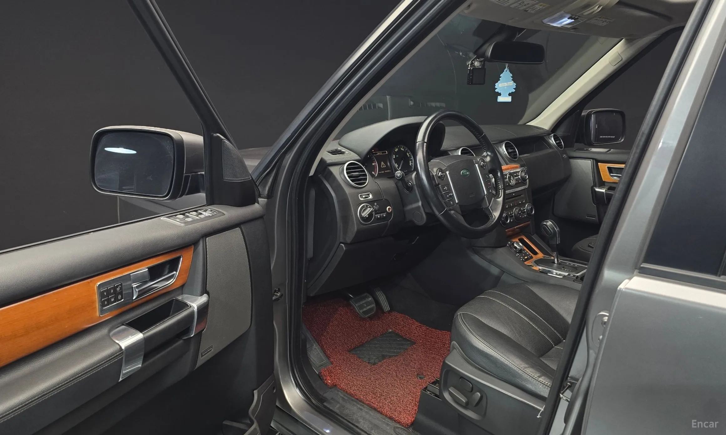 Land Rover Discovery 4 превью 10
