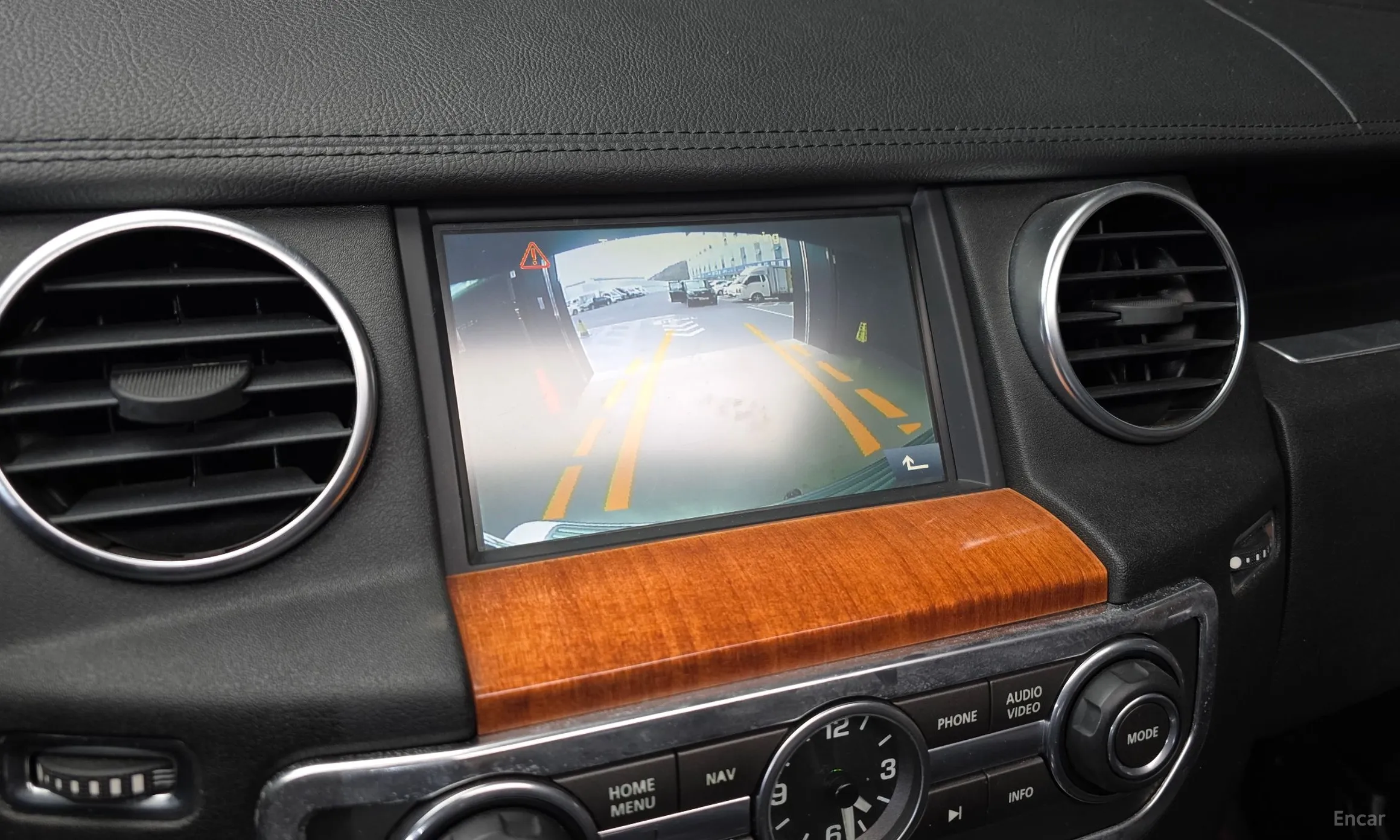 Land Rover Discovery 4 превью 15