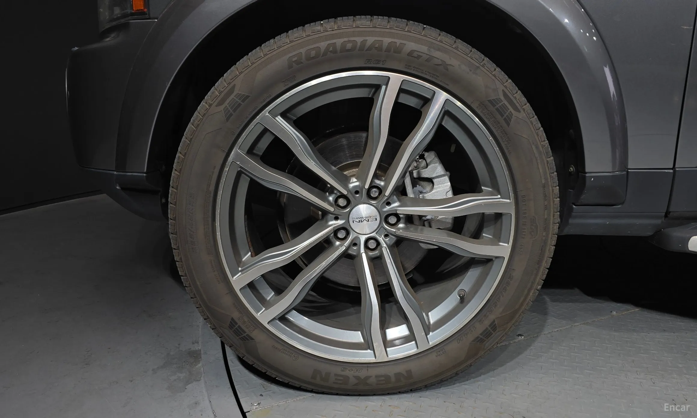 Land Rover Discovery 4 превью 5