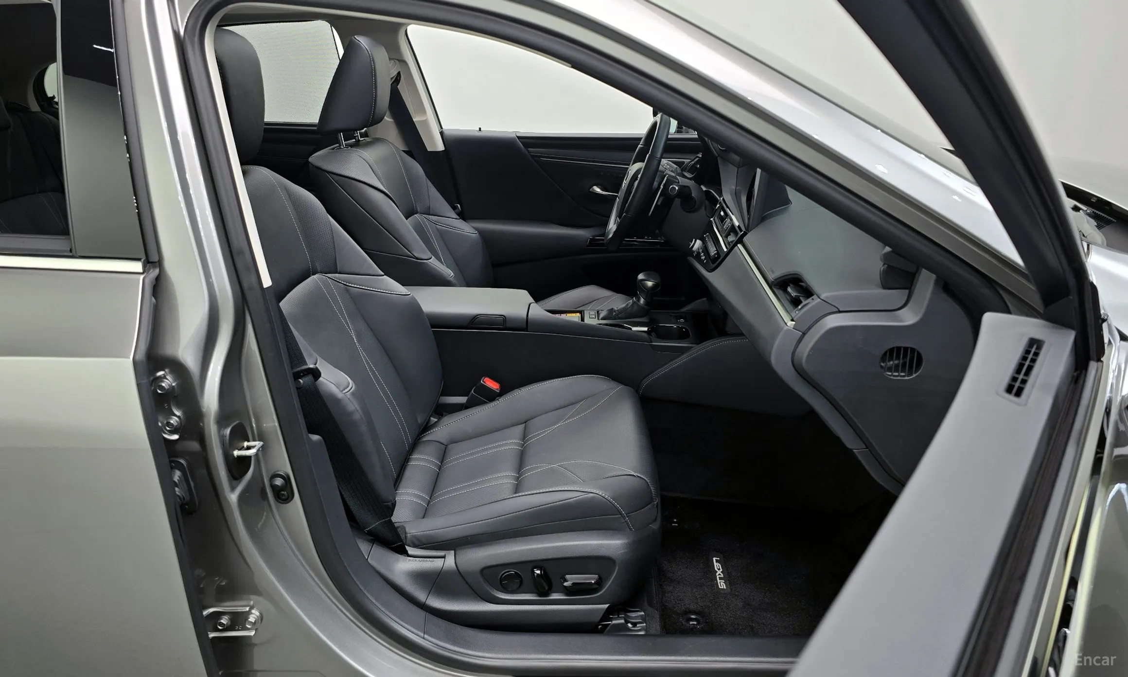 Lexus ES300h 7th Generation превью 10