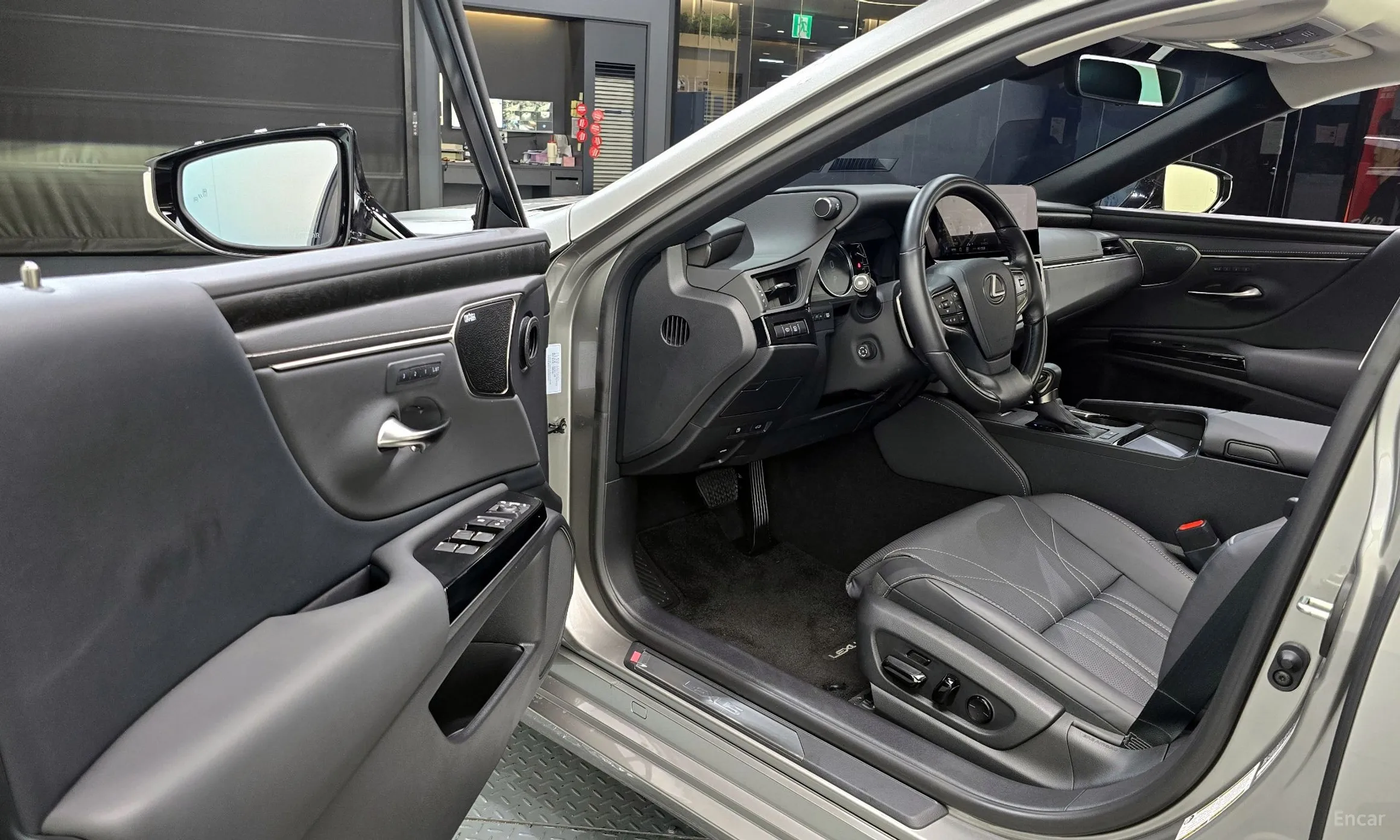 Lexus ES300h 7th Generation превью 11