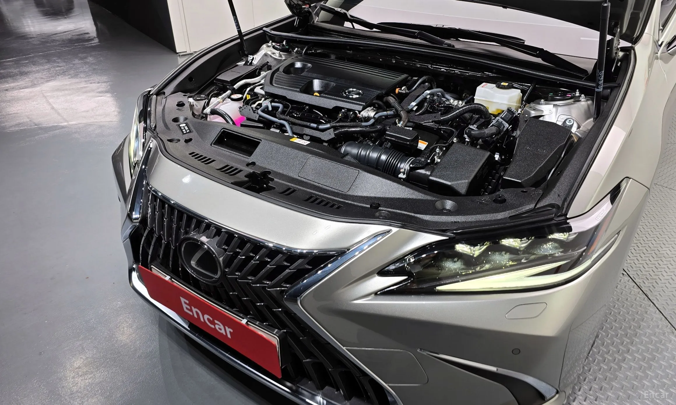 Lexus ES300h 7th Generation превью 6