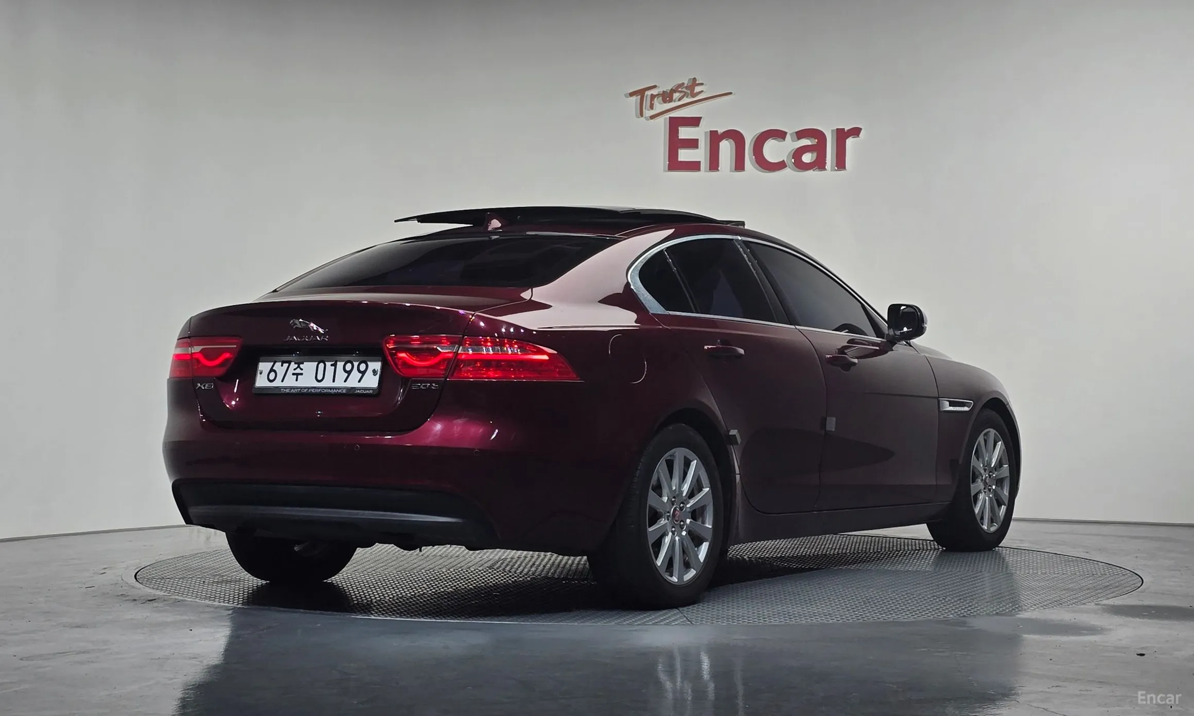 Jaguar XE превью 2