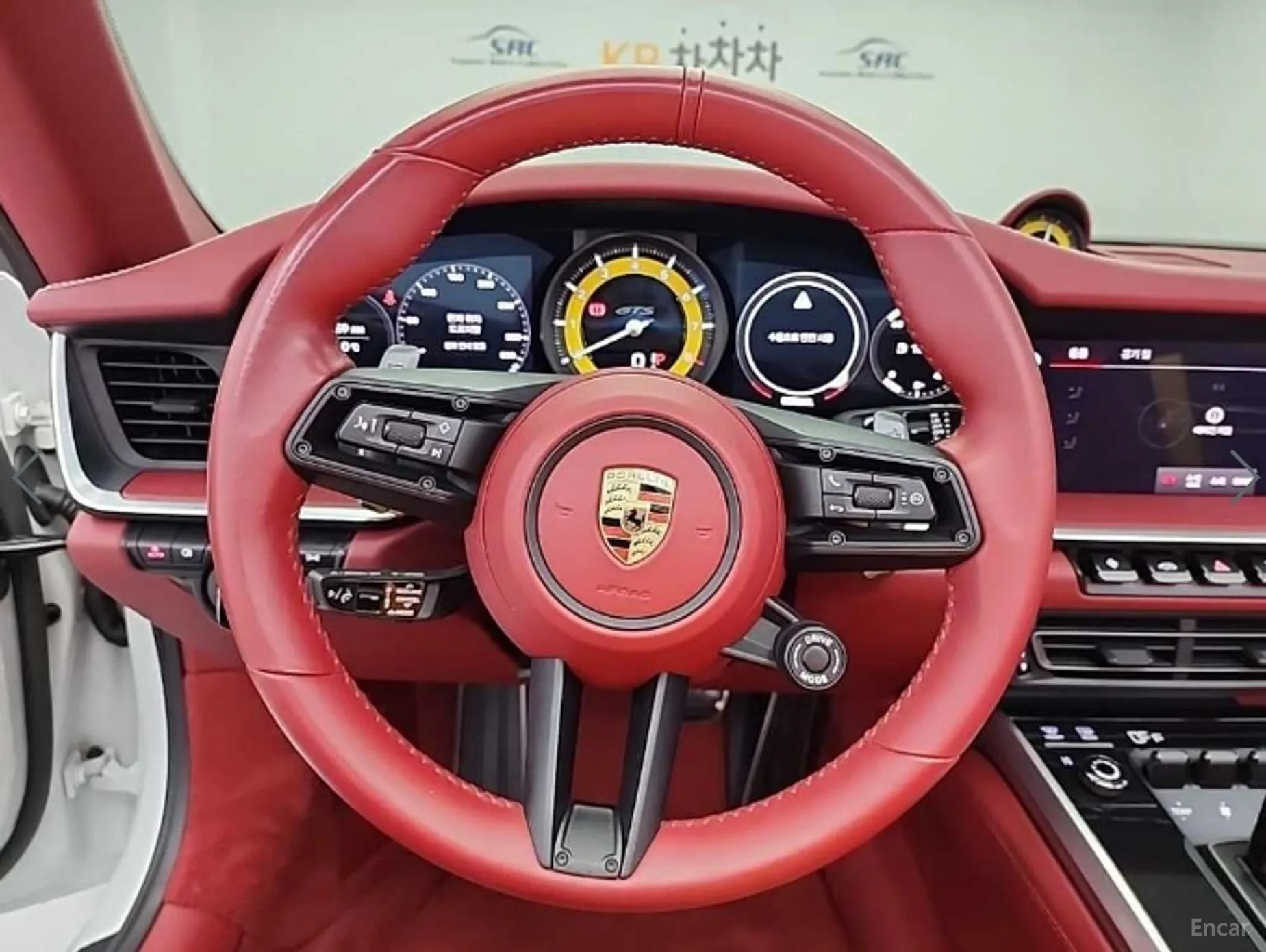 Porsche 911 (992) превью 9