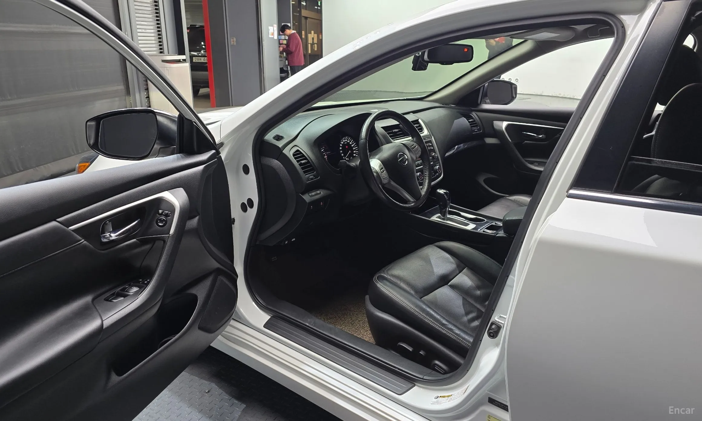 Nissan Altima превью 10