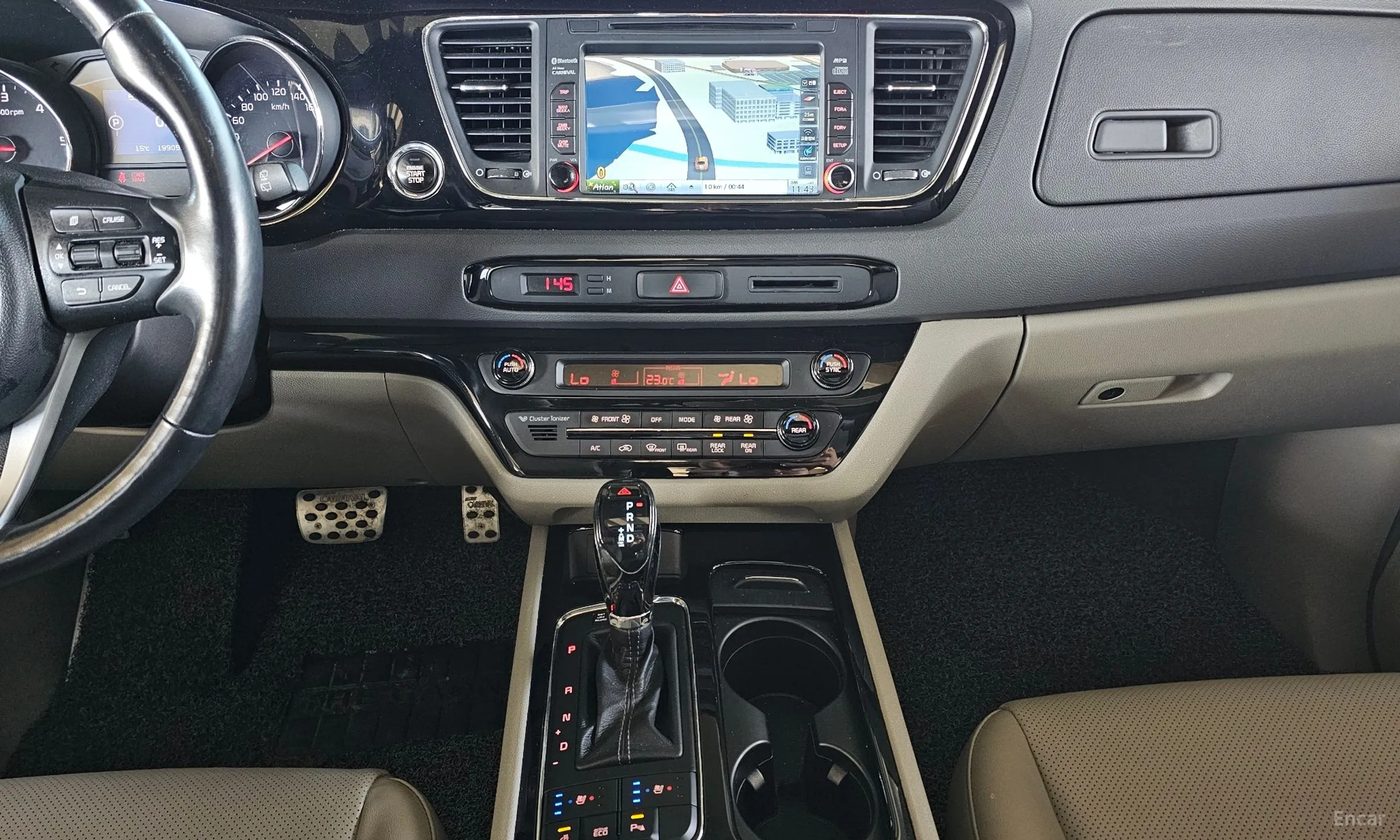 Kia Carnival превью 16