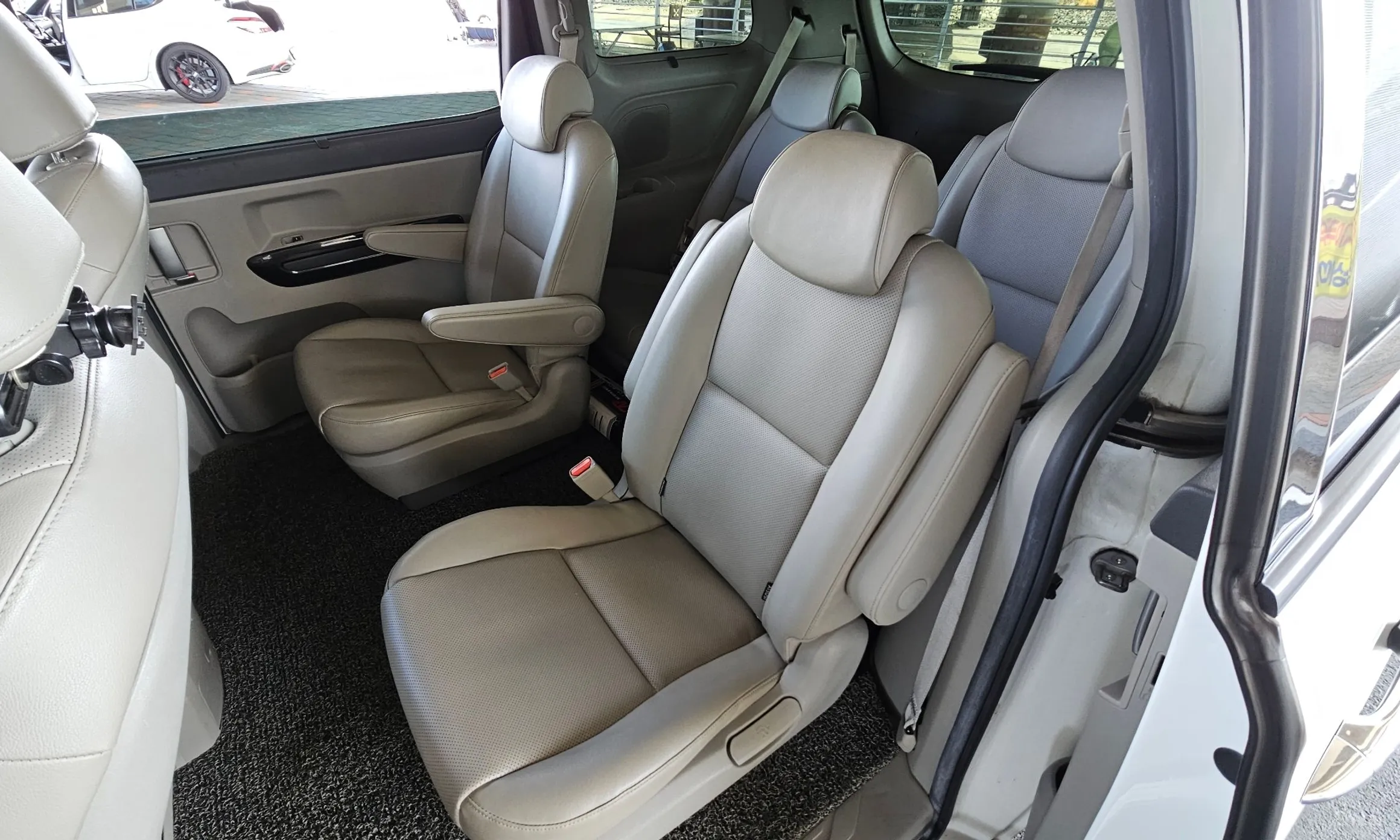 Kia Carnival превью 18