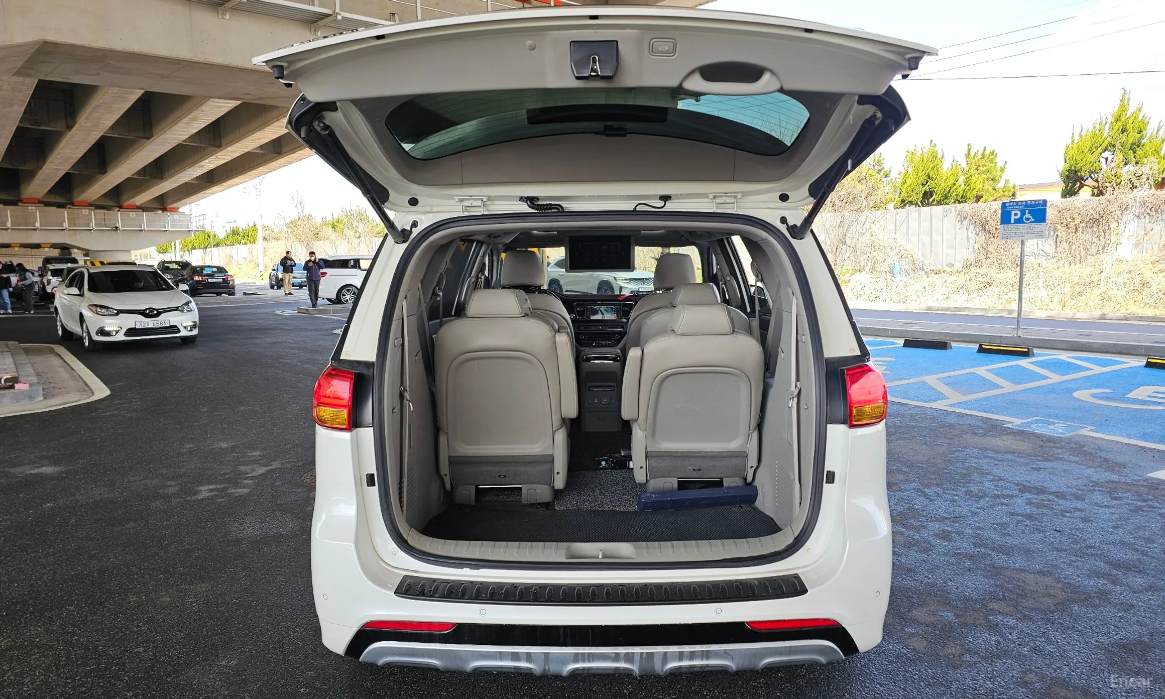 Kia Carnival превью 20