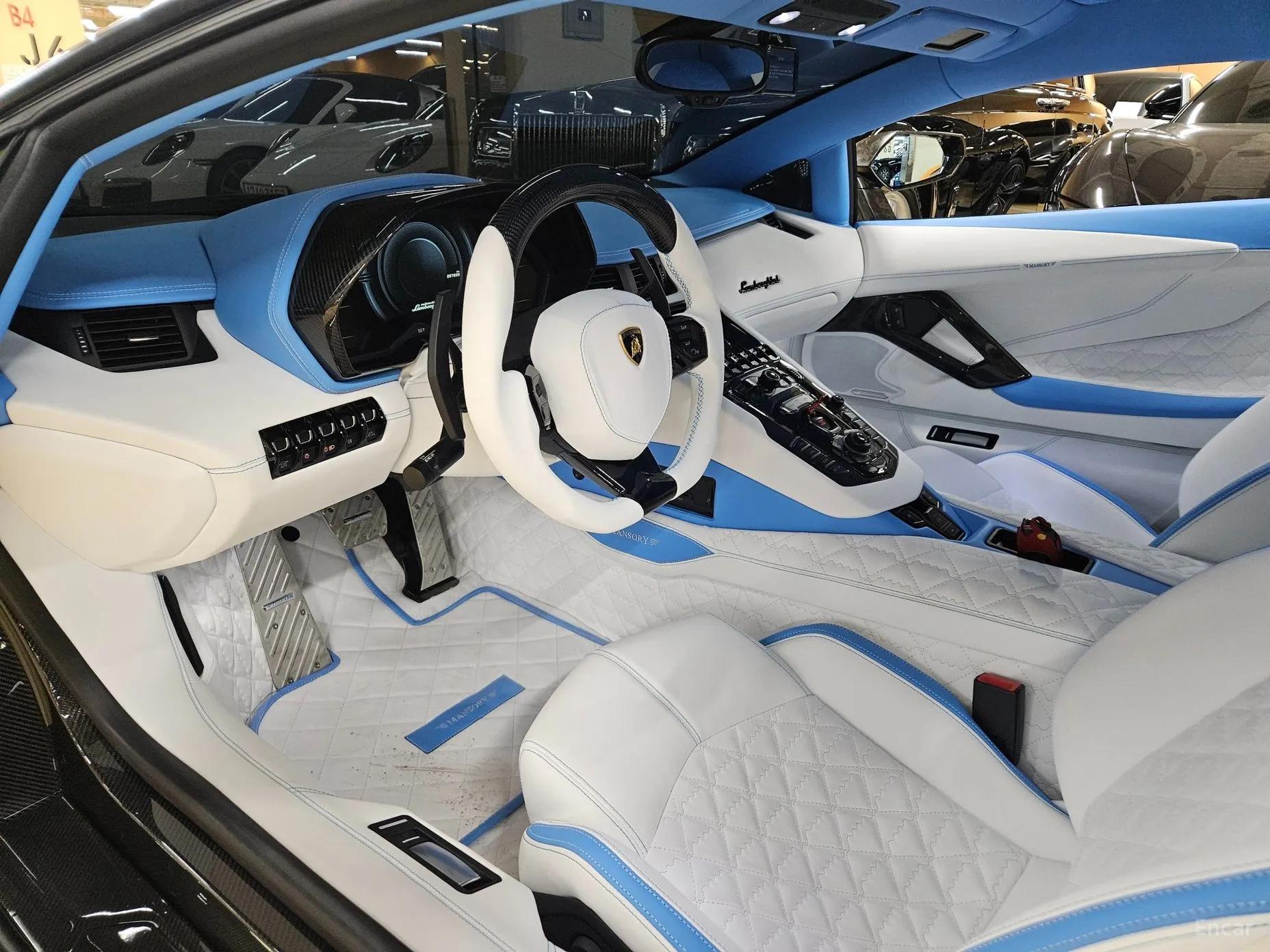 Lamborghini Aventador превью 14