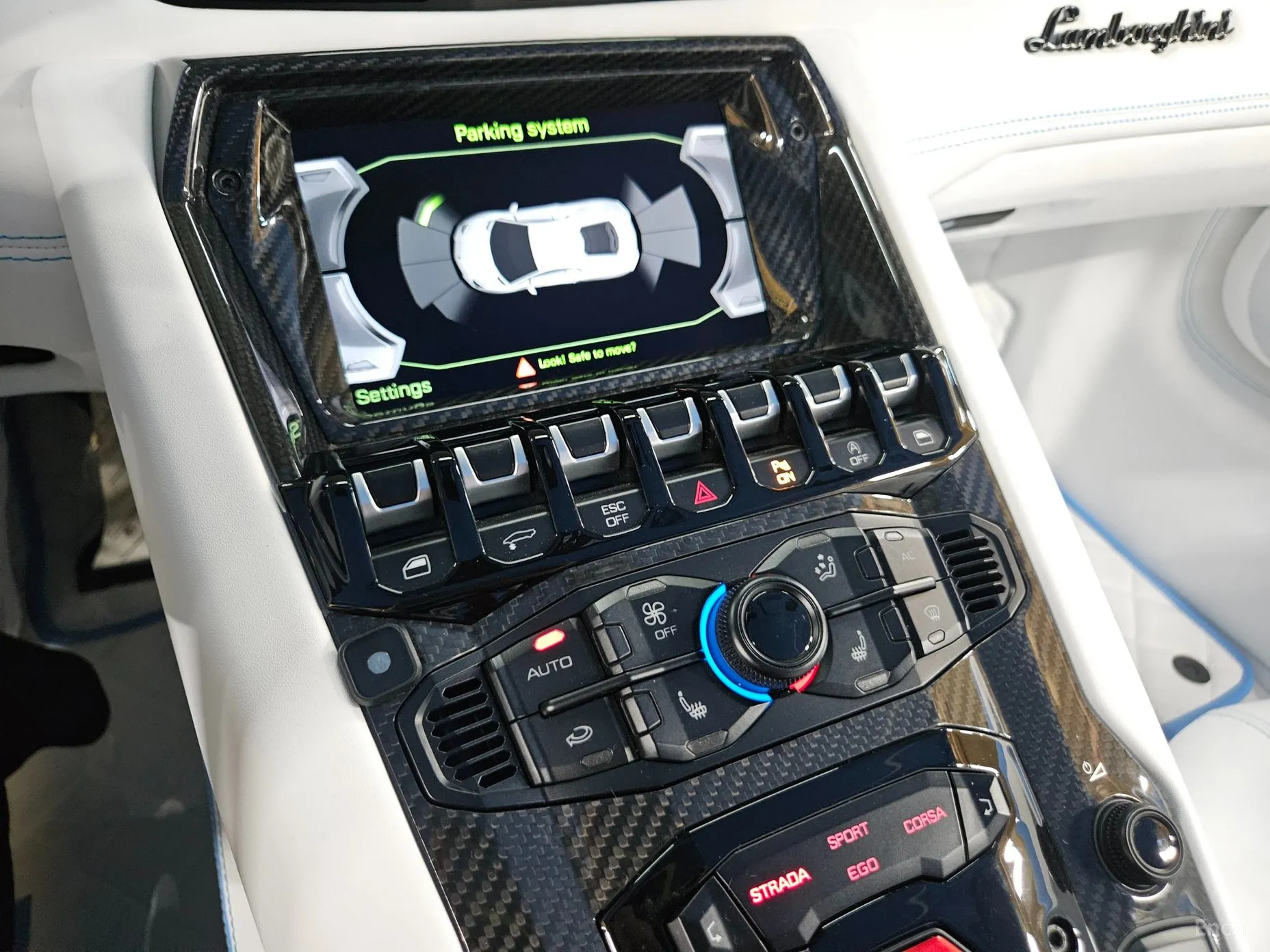 Lamborghini Aventador превью 18