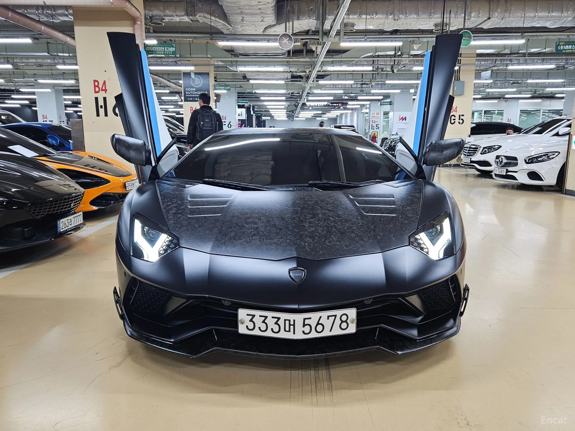 Lamborghini Aventador превью 3