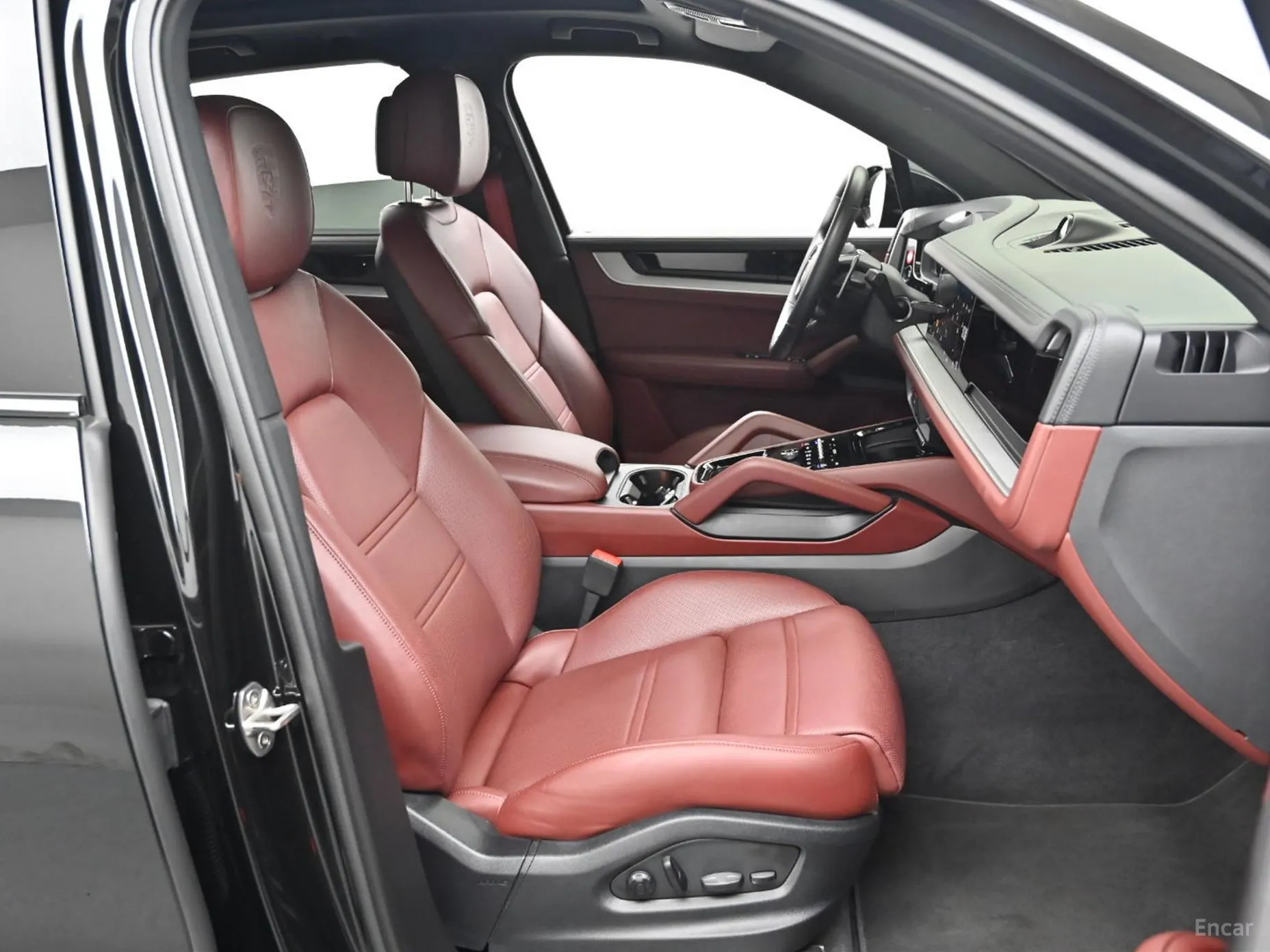 Porsche Cayenne (PO536) превью 10
