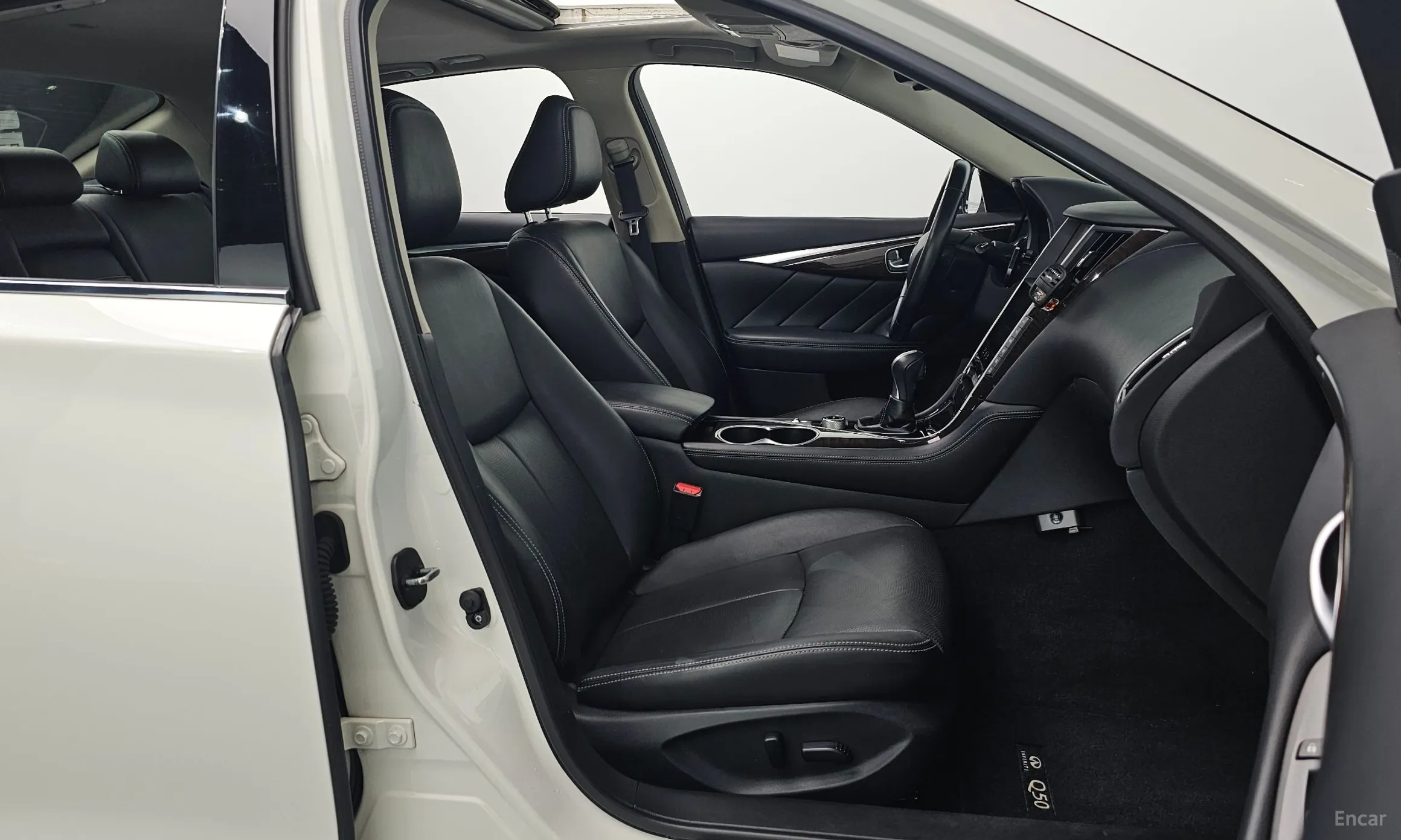 Infiniti Q50 превью 10