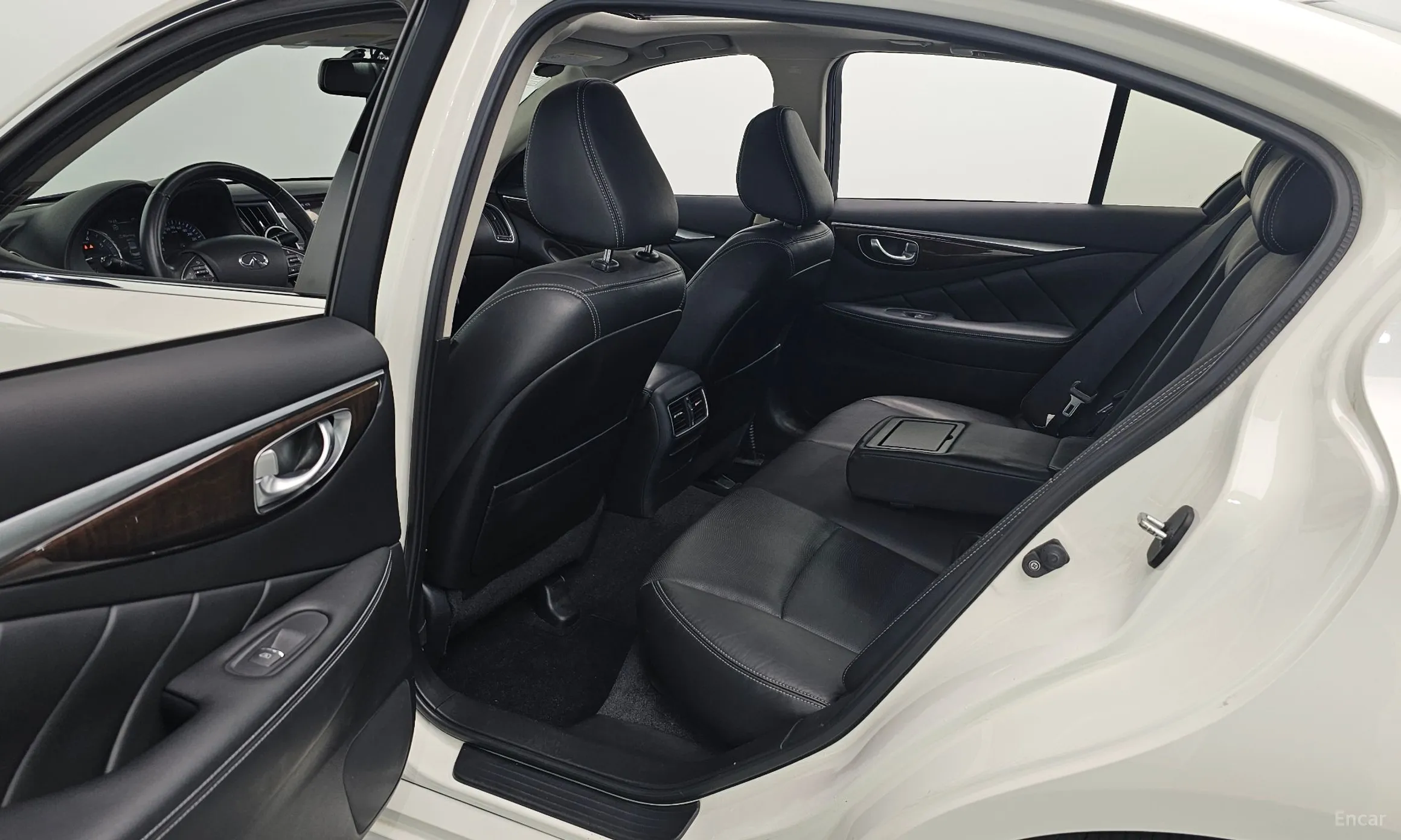 Infiniti Q50 превью 12