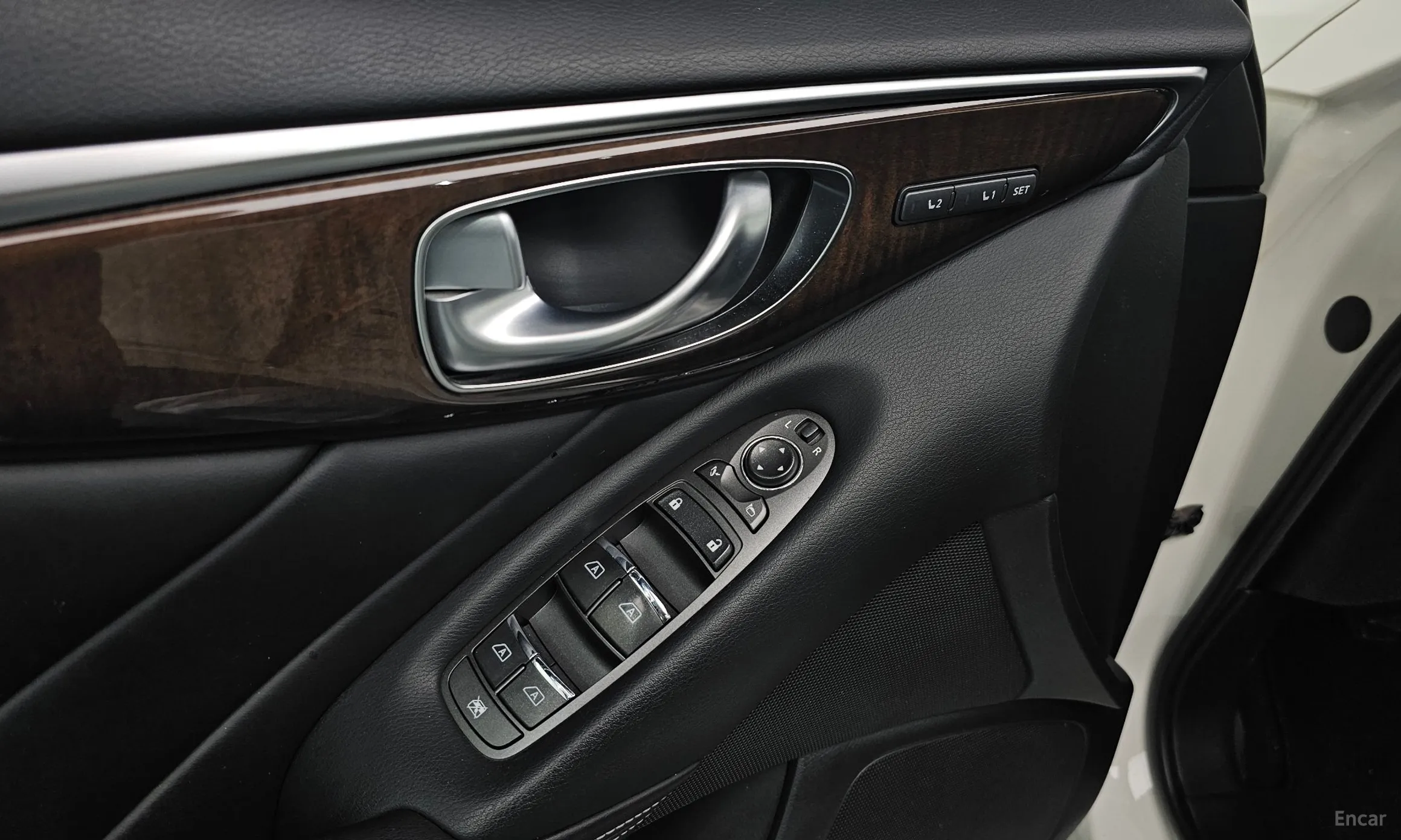 Infiniti Q50 превью 18