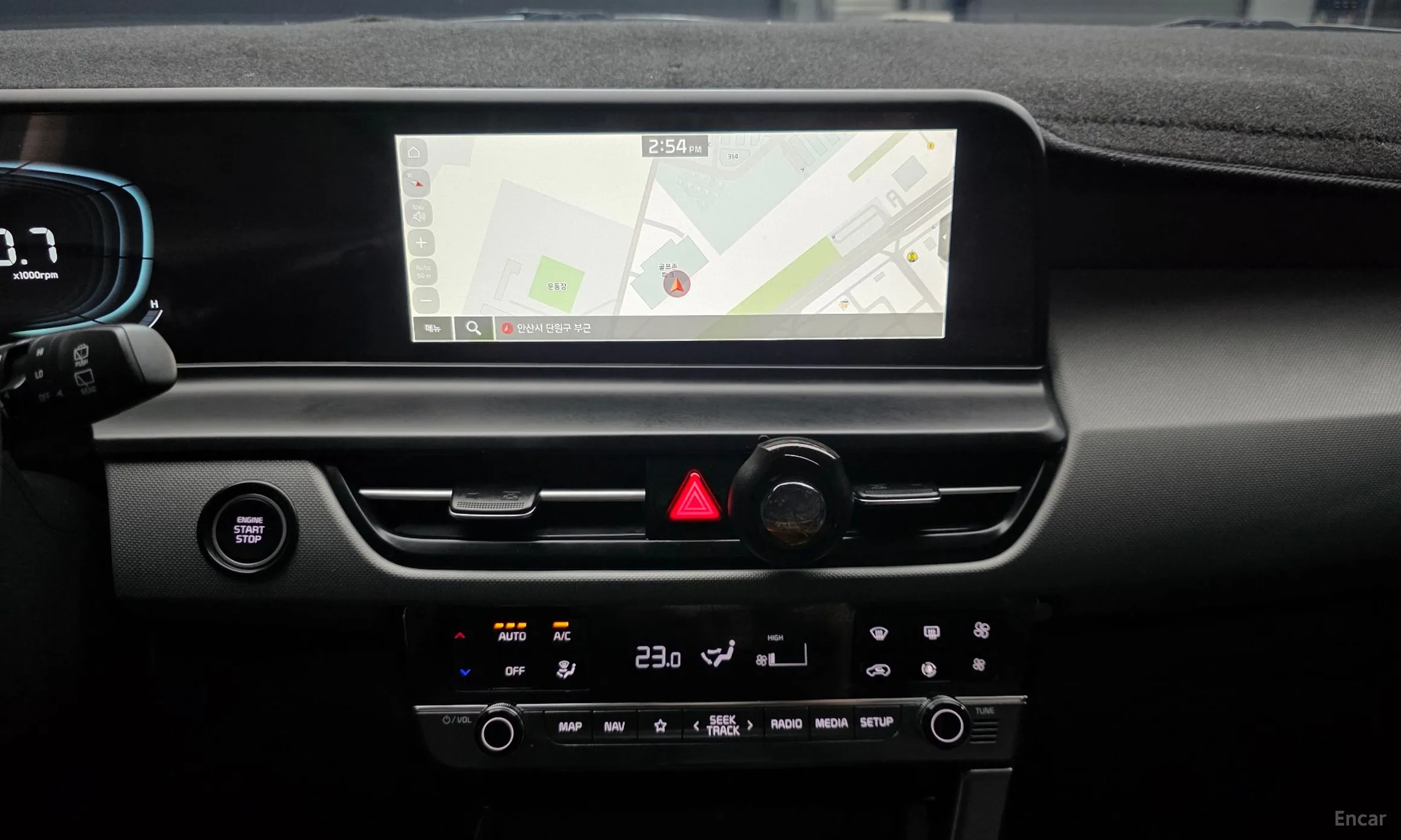 Kia Seltos превью 17