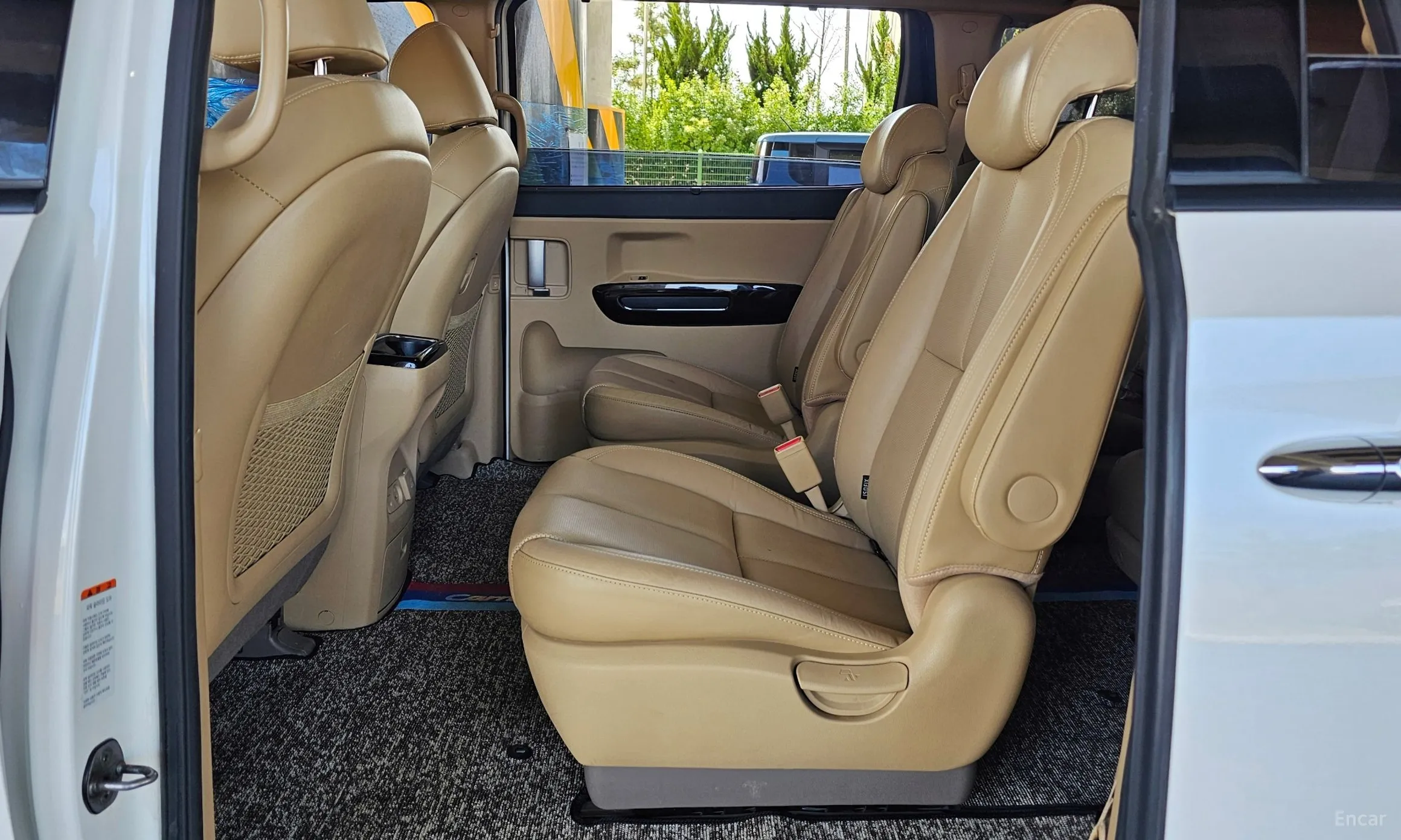 Kia Carnival превью 12