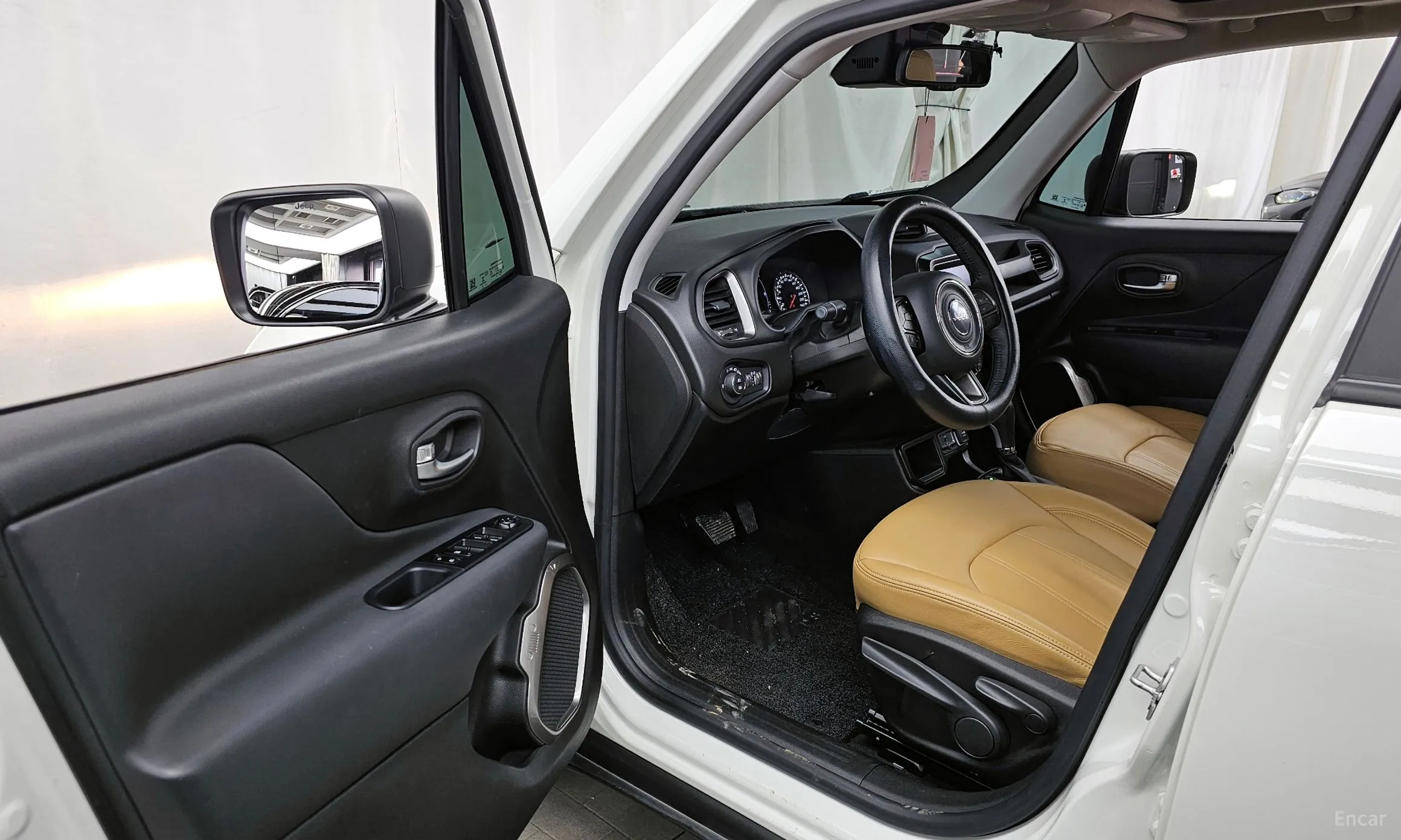 Jeep Renegade превью 10