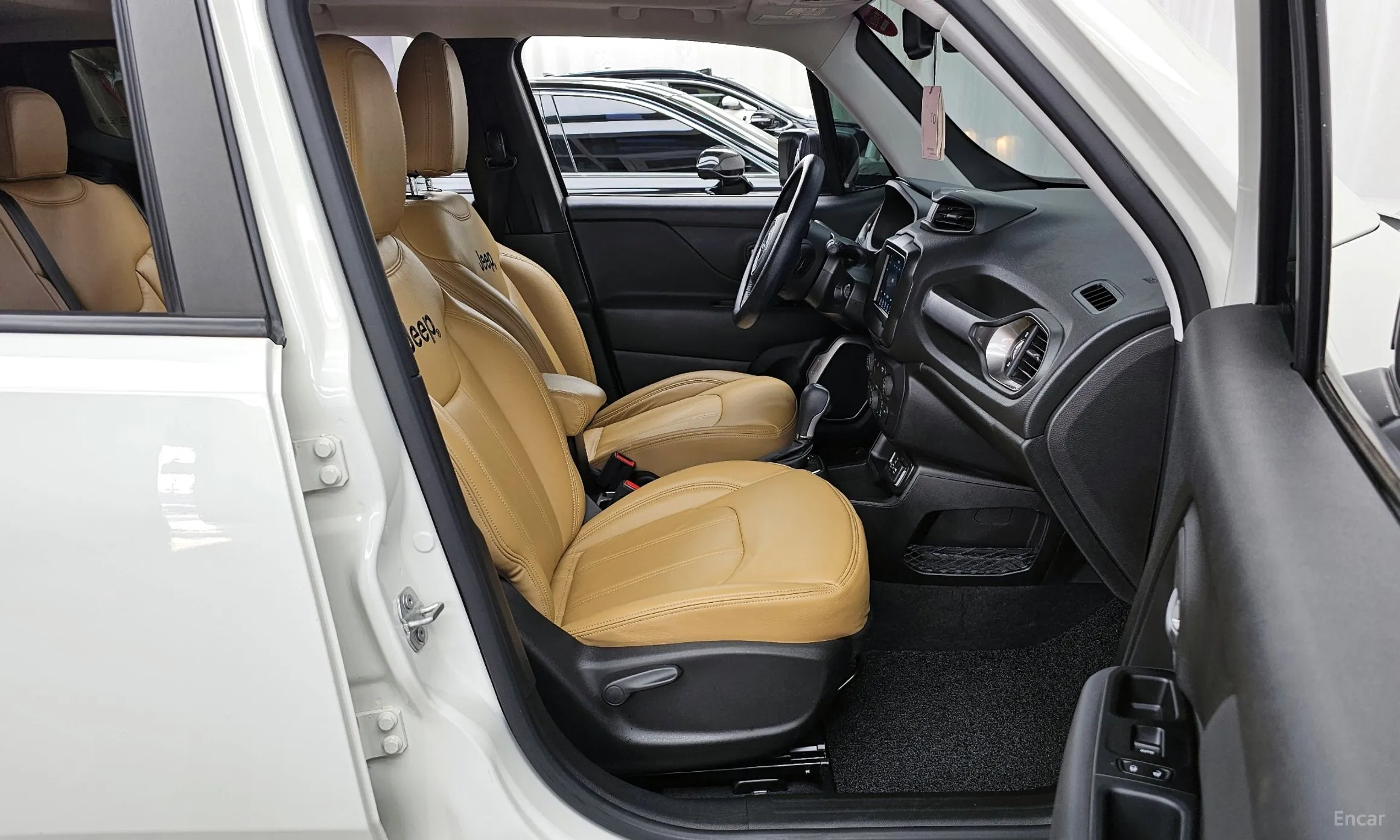 Jeep Renegade превью 11