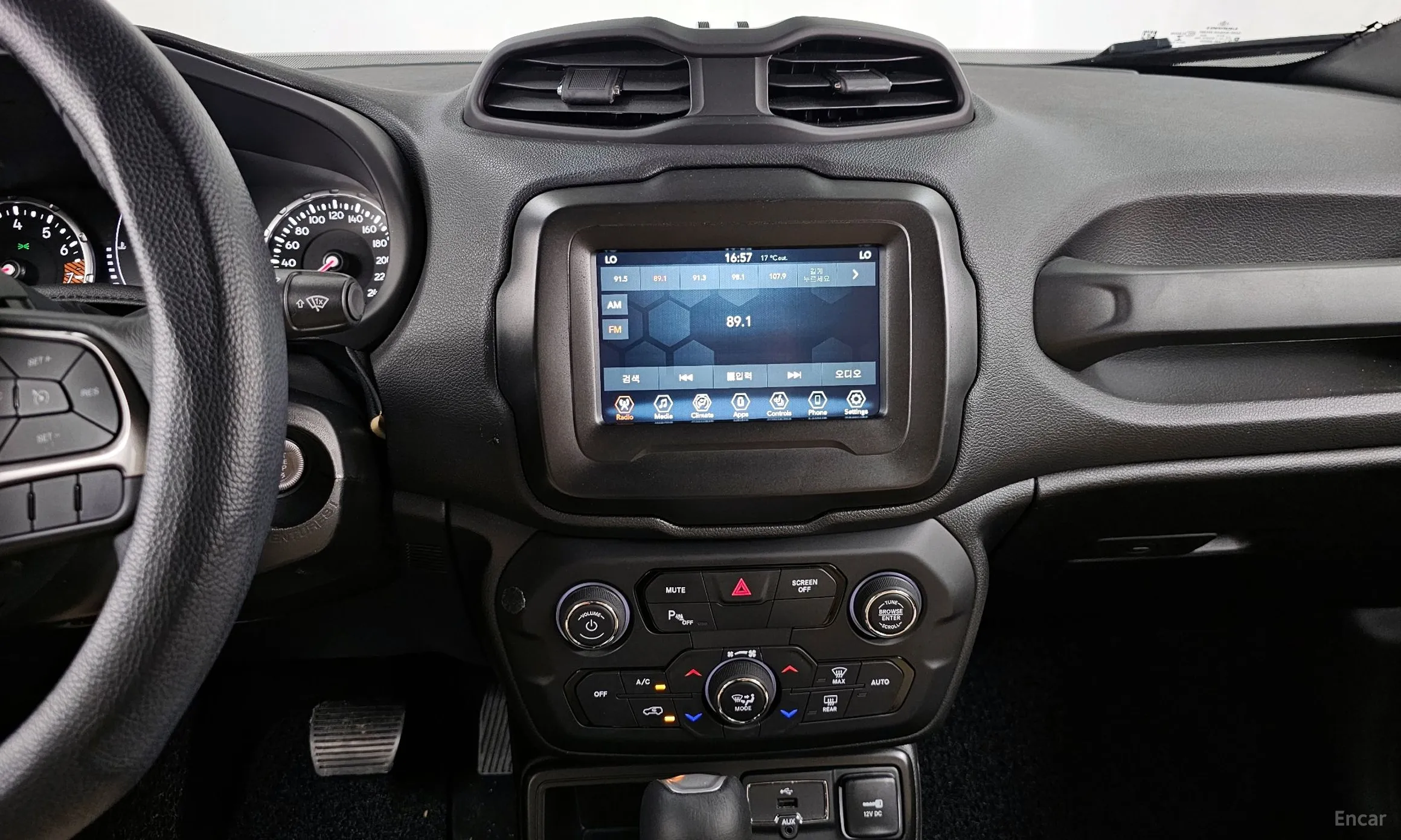 Jeep Renegade превью 15