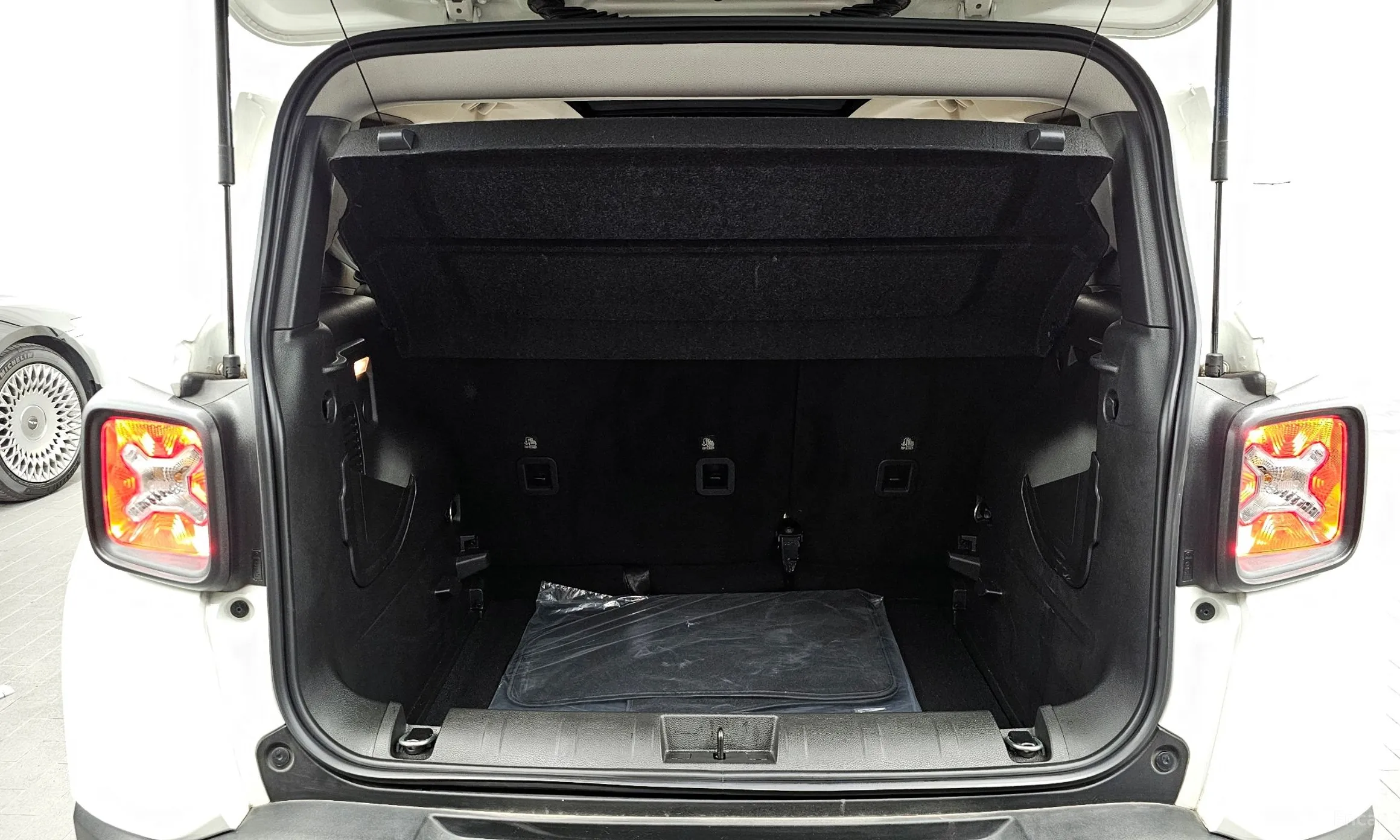 Jeep Renegade превью 20