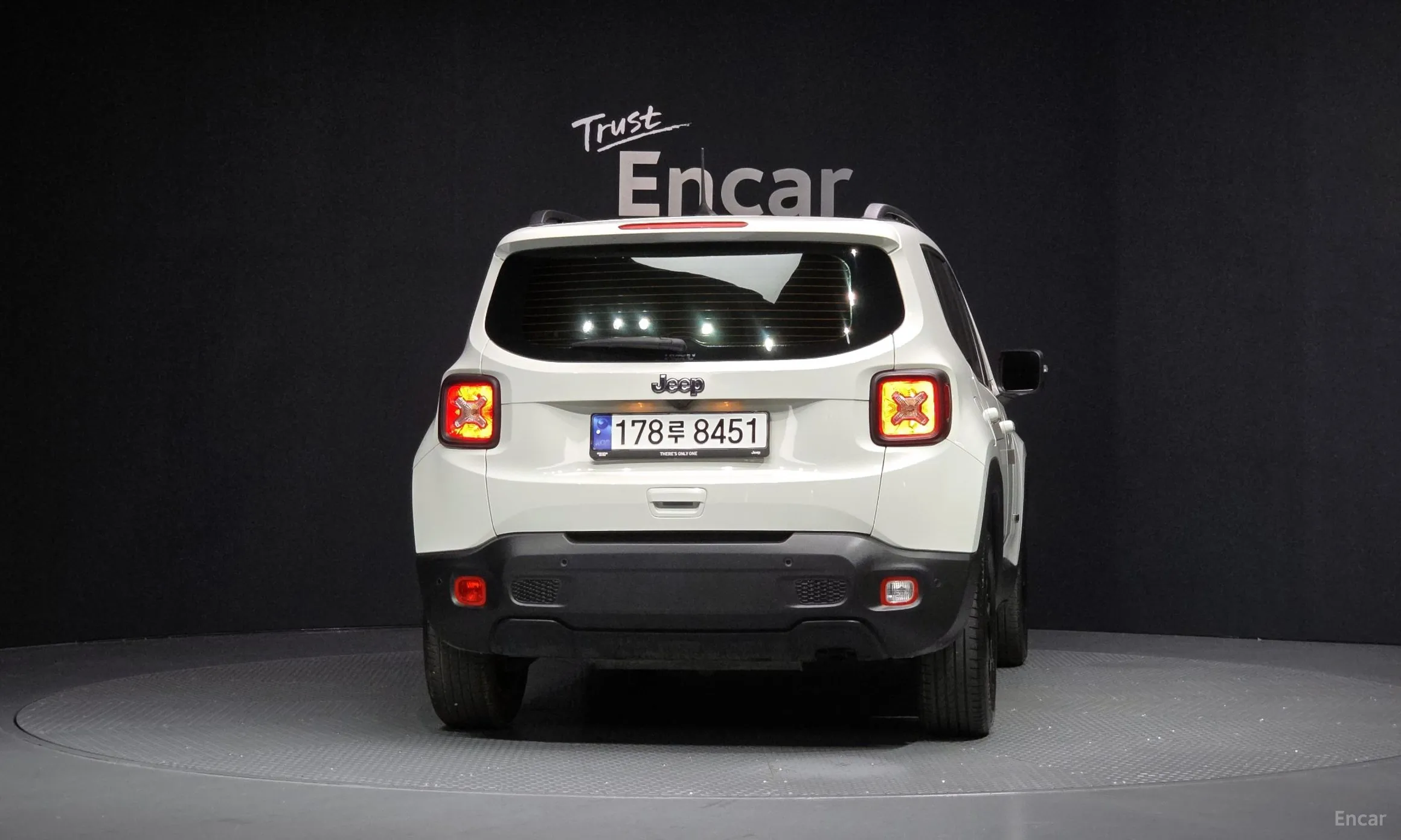 Jeep Renegade превью 4