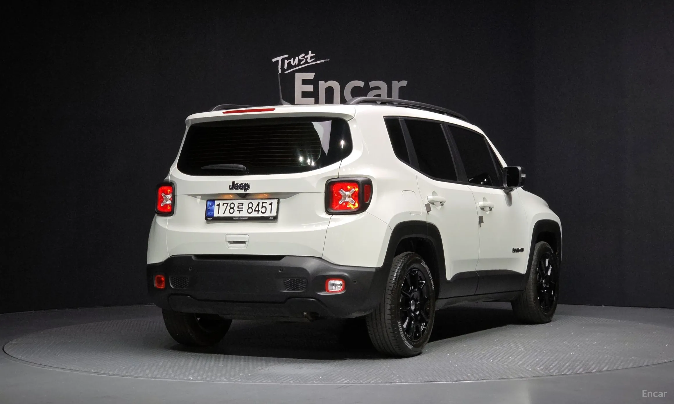 Jeep Renegade превью 5