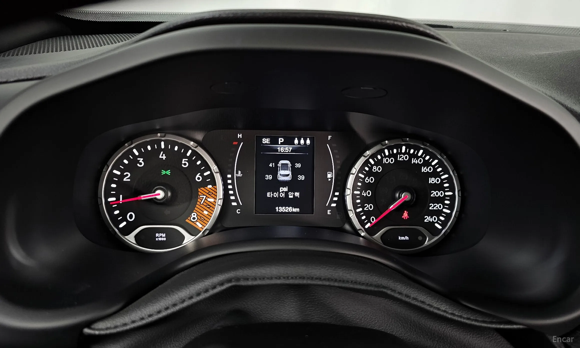 Jeep Renegade превью 8