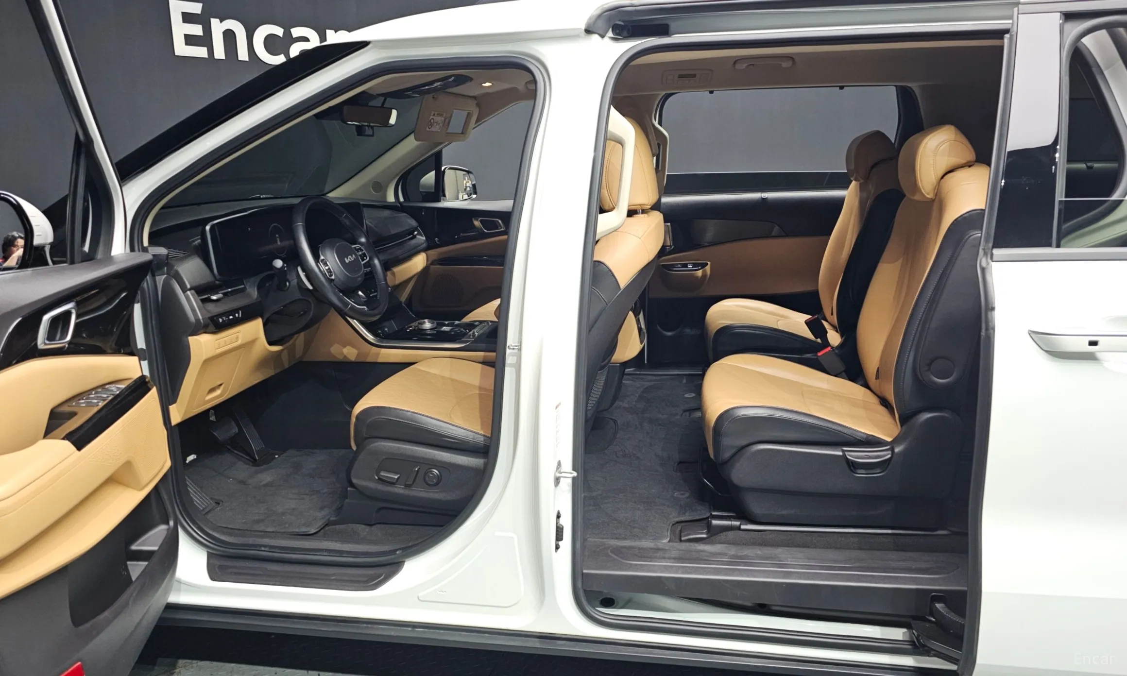Kia Carnival Gen 4 превью 10