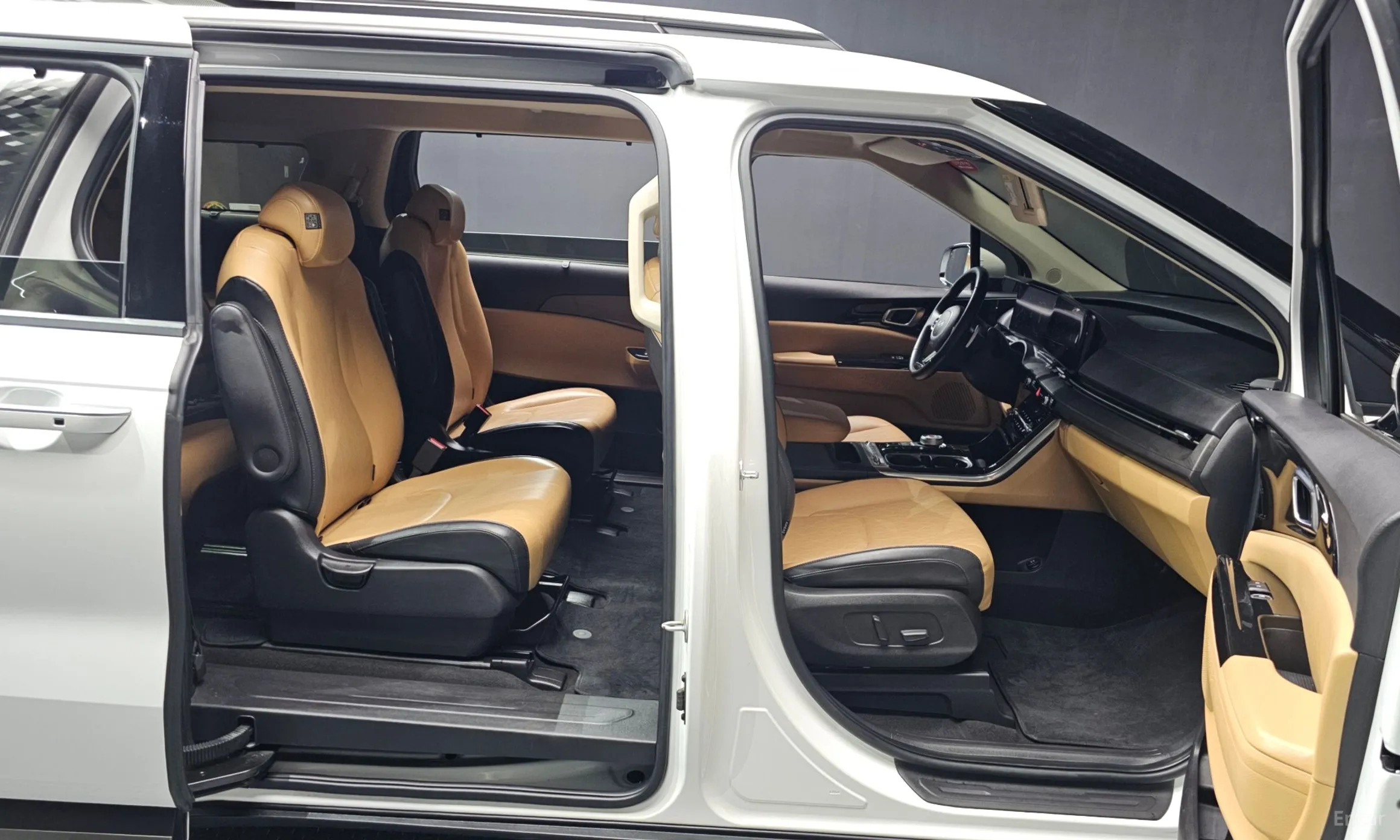 Kia Carnival Gen 4 превью 12