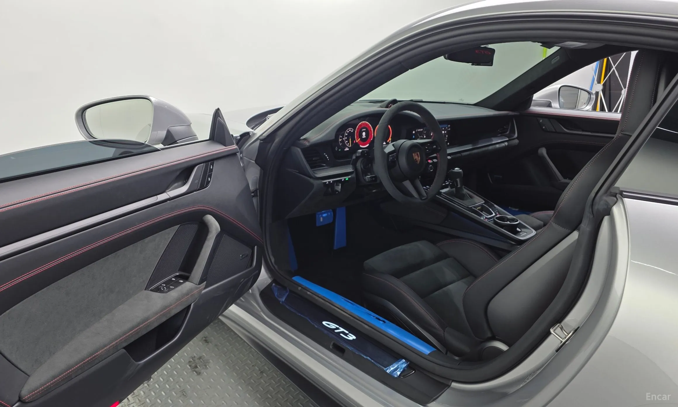 Porsche 911 (992) превью 10