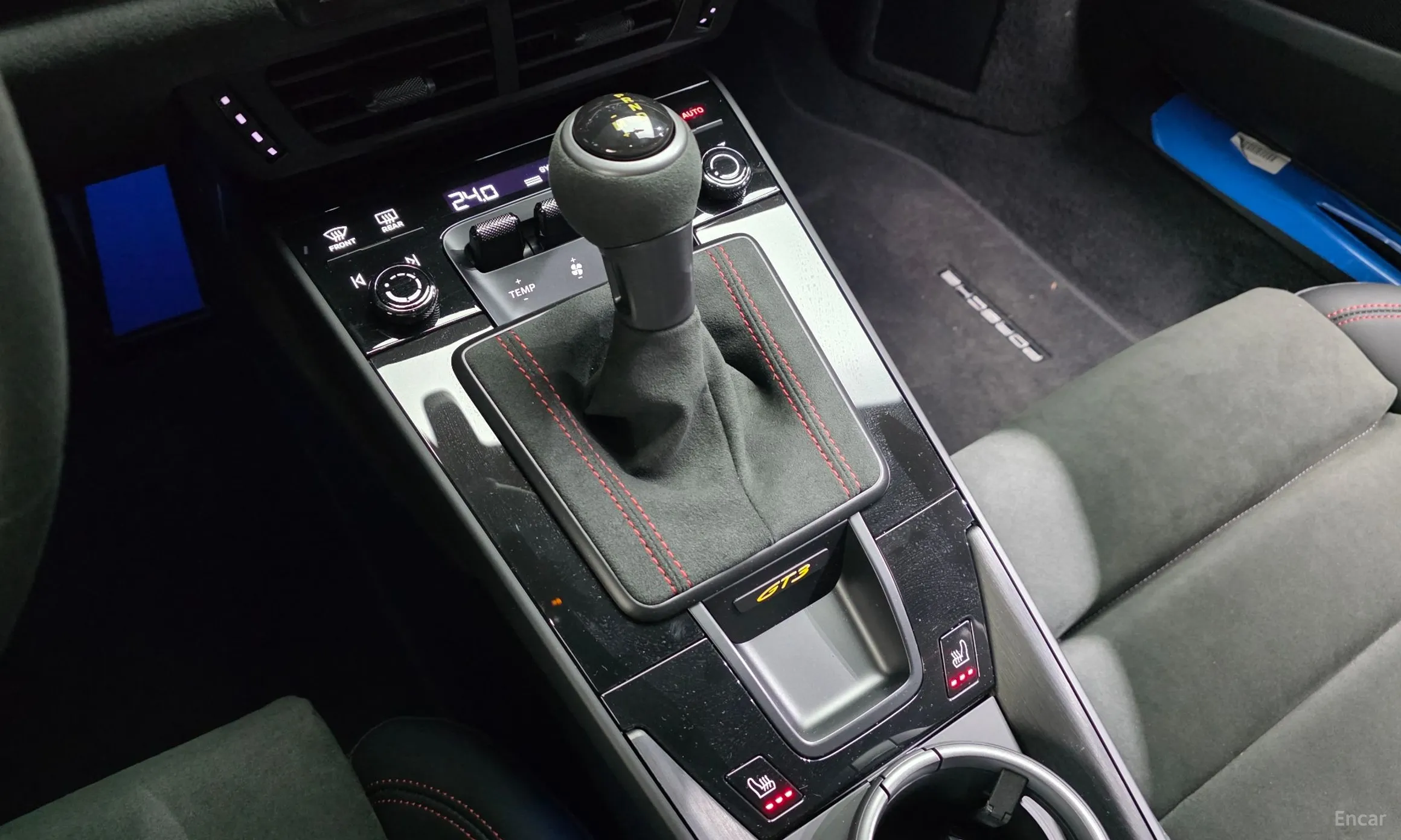 Porsche 911 (992) превью 9