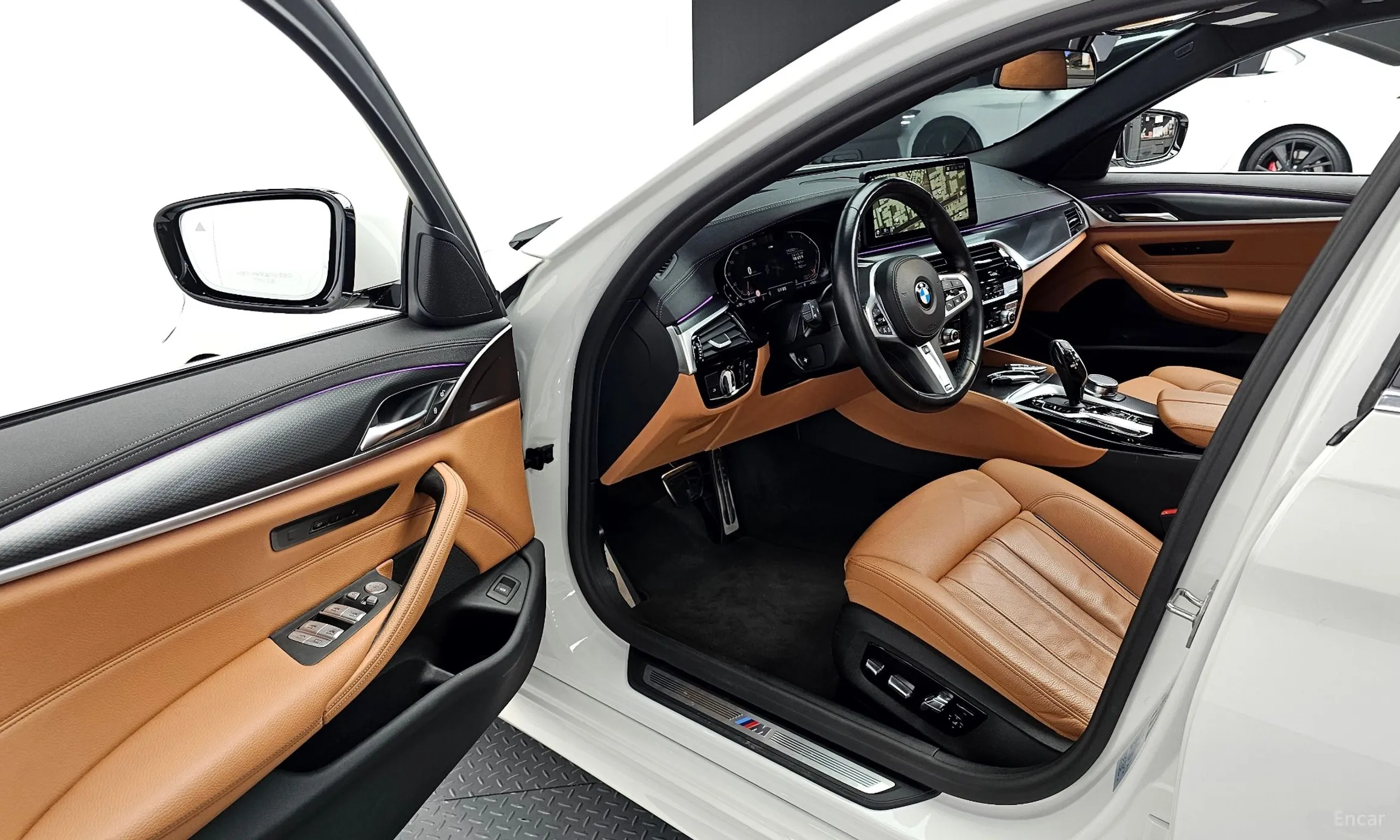 BMW 5 Series (G30) превью 11