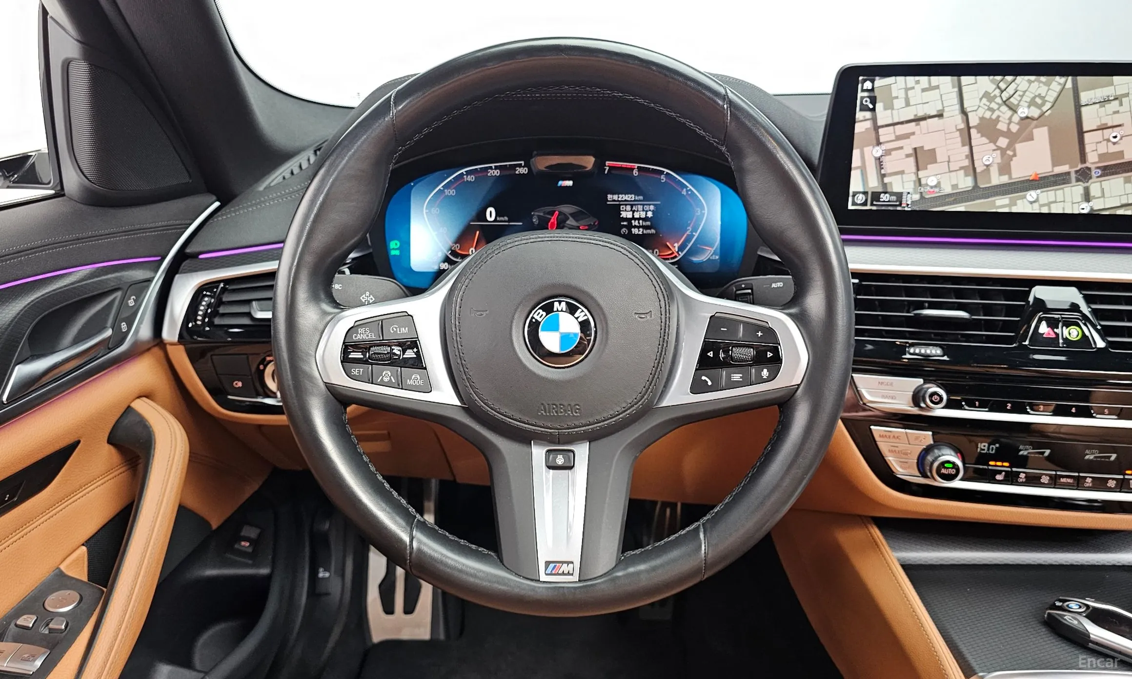 BMW 5 Series (G30) превью 13