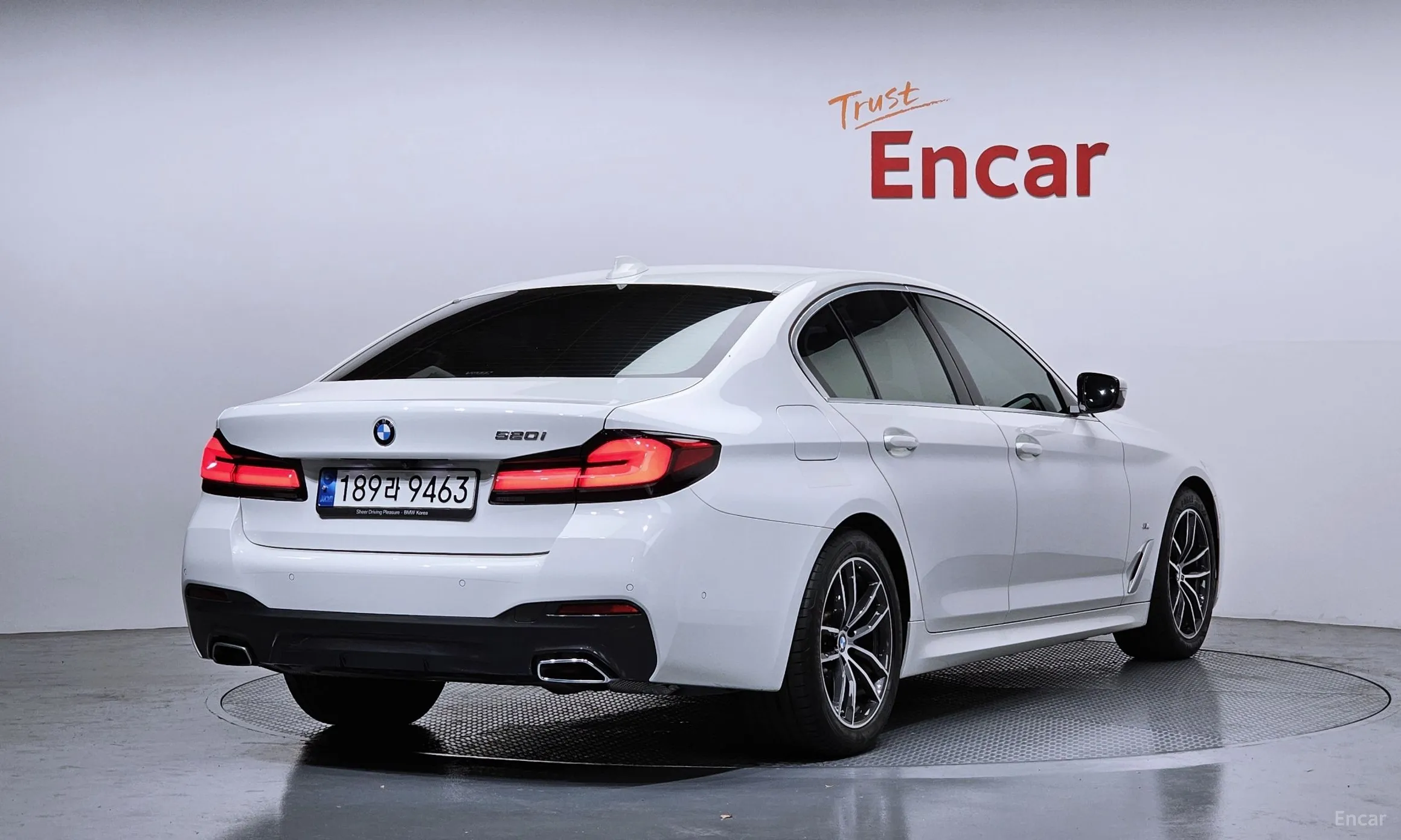 BMW 5 Series (G30) превью 2
