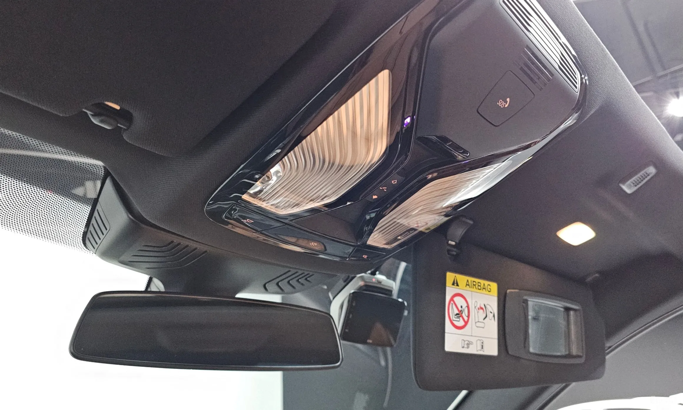 BMW 5 Series (G30) превью 16