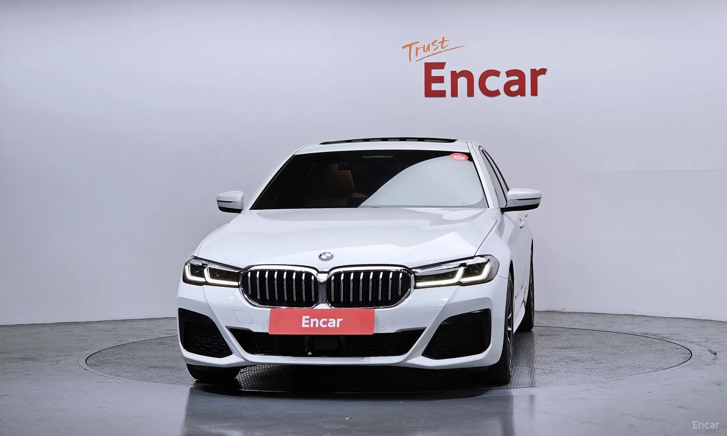 BMW 5 Series (G30) превью 3